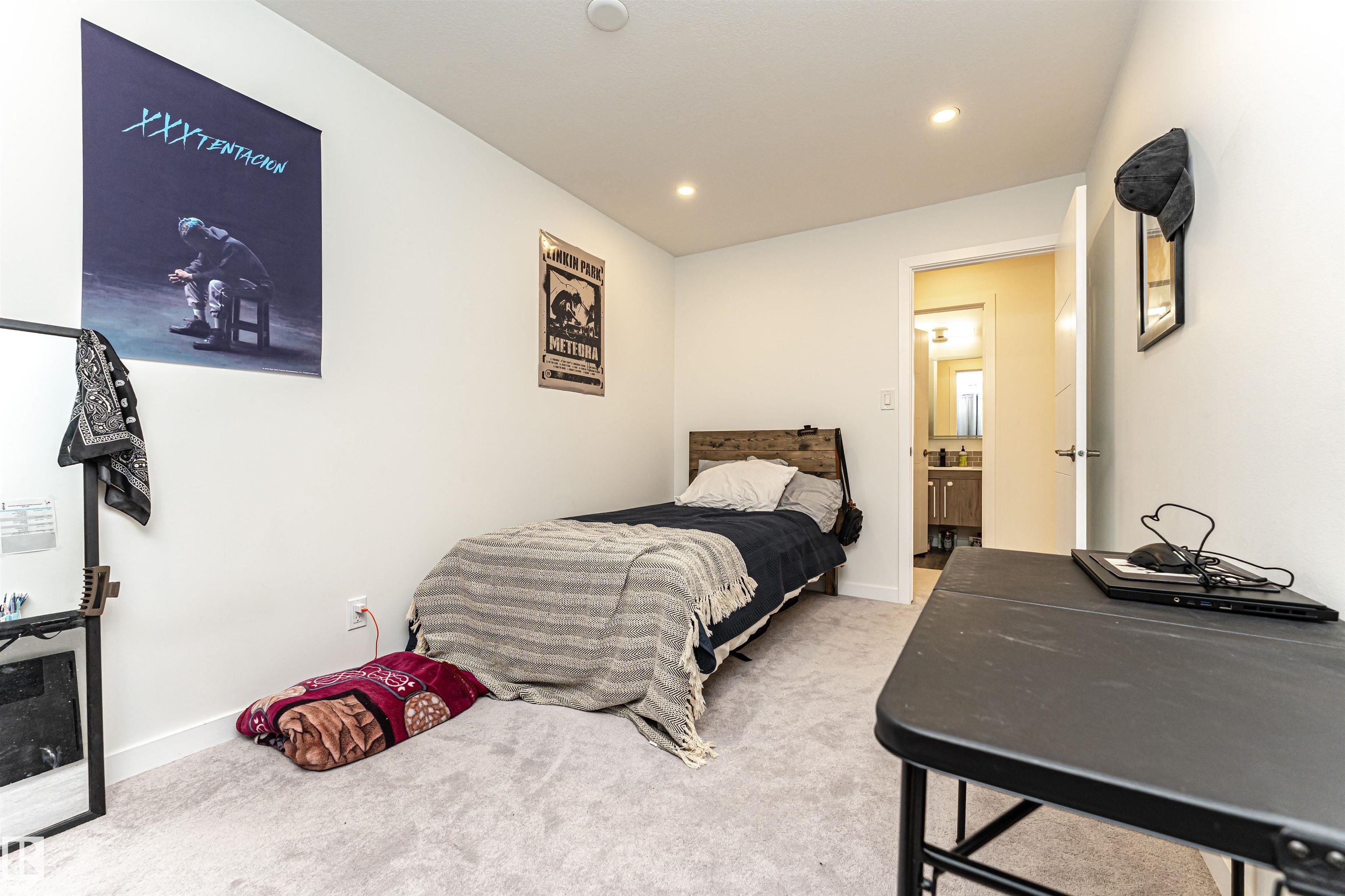 https://zimg.paragon.ice.com/ParagonImages/Property/PM/RAE/225402533/28/0/0/5cd2a6411f3e952f6ba978bb9ea69bfd/1/29a39a21965fe58d9c69895c9be92592/225402533-da285717-f74d-4888-8759-4732358aa022.JPG