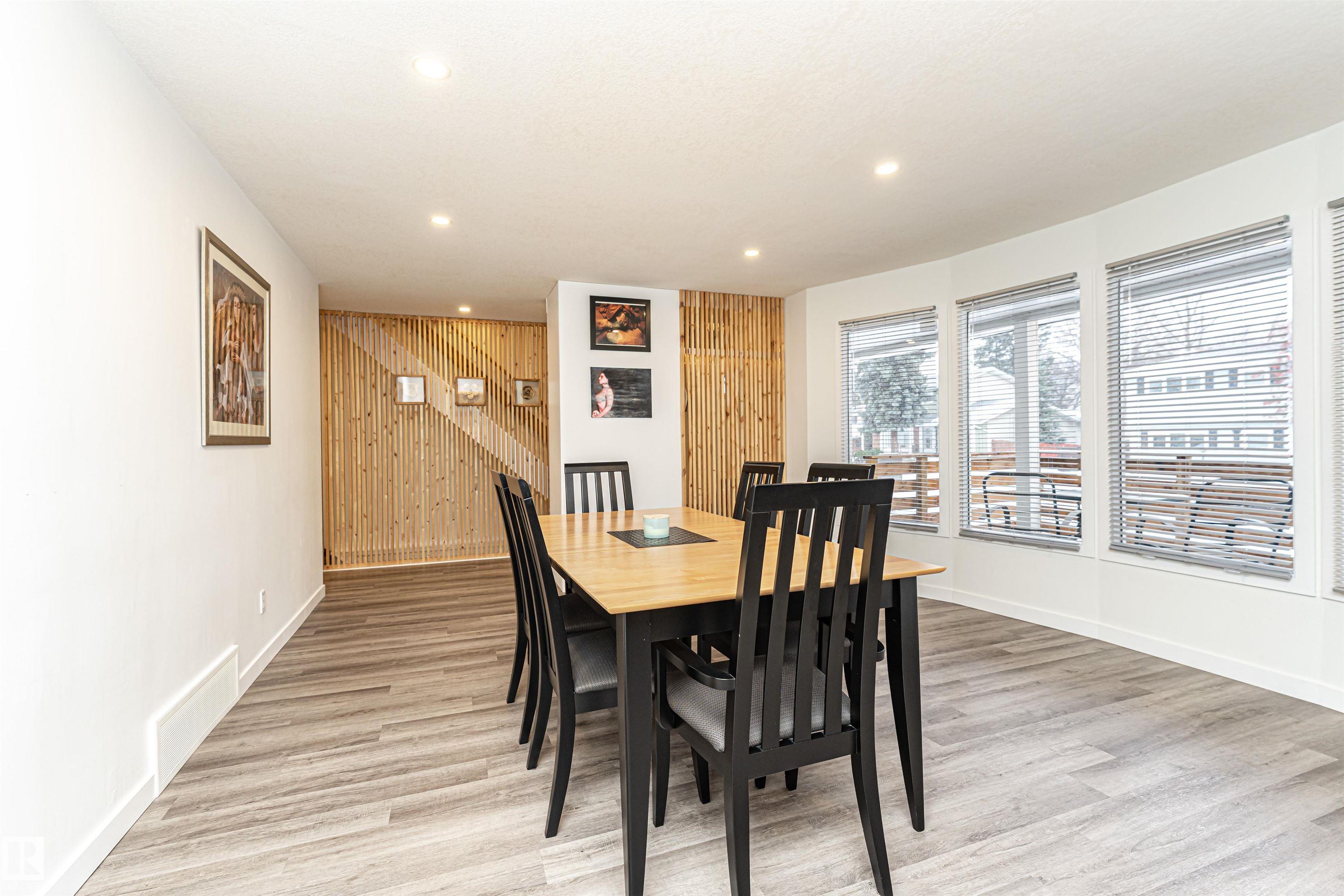 https://zimg.paragon.ice.com/ParagonImages/Property/PM/RAE/225402533/8/0/0/96d1008a416728592d0a9360ea7a2e96/1/29a39a21965fe58d9c69895c9be92592/225402533-480f49c0-691b-4102-a0bc-7a3865855f92.JPG