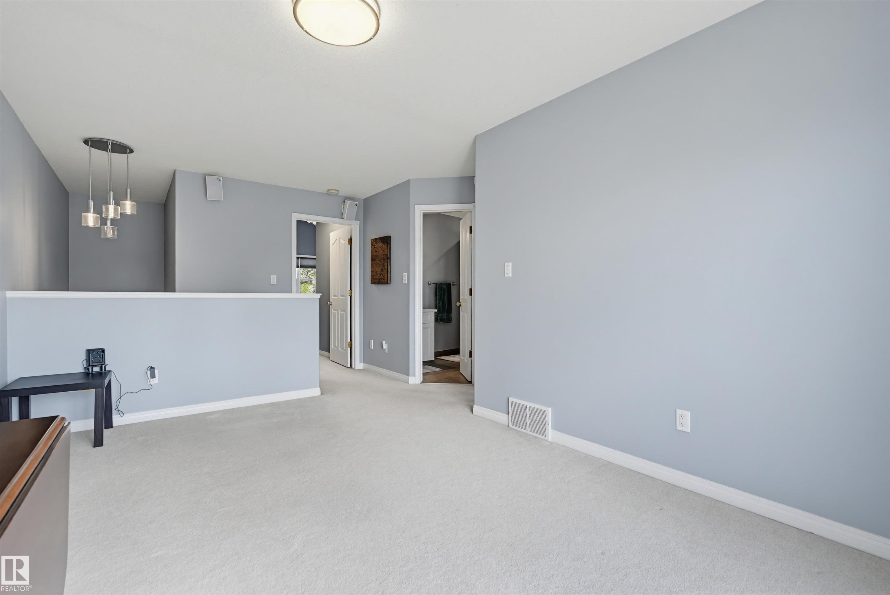 https://zimg.paragon.ice.com/ParagonImages/Property/PM/RAE/225402540/24/0/0/ba64672331c4dec901943cd8041949f7/1/e08757706e0041664f4c572fef58ca7c/225402540-3040aa17-84dc-4584-957a-3140b46750c7.JPG