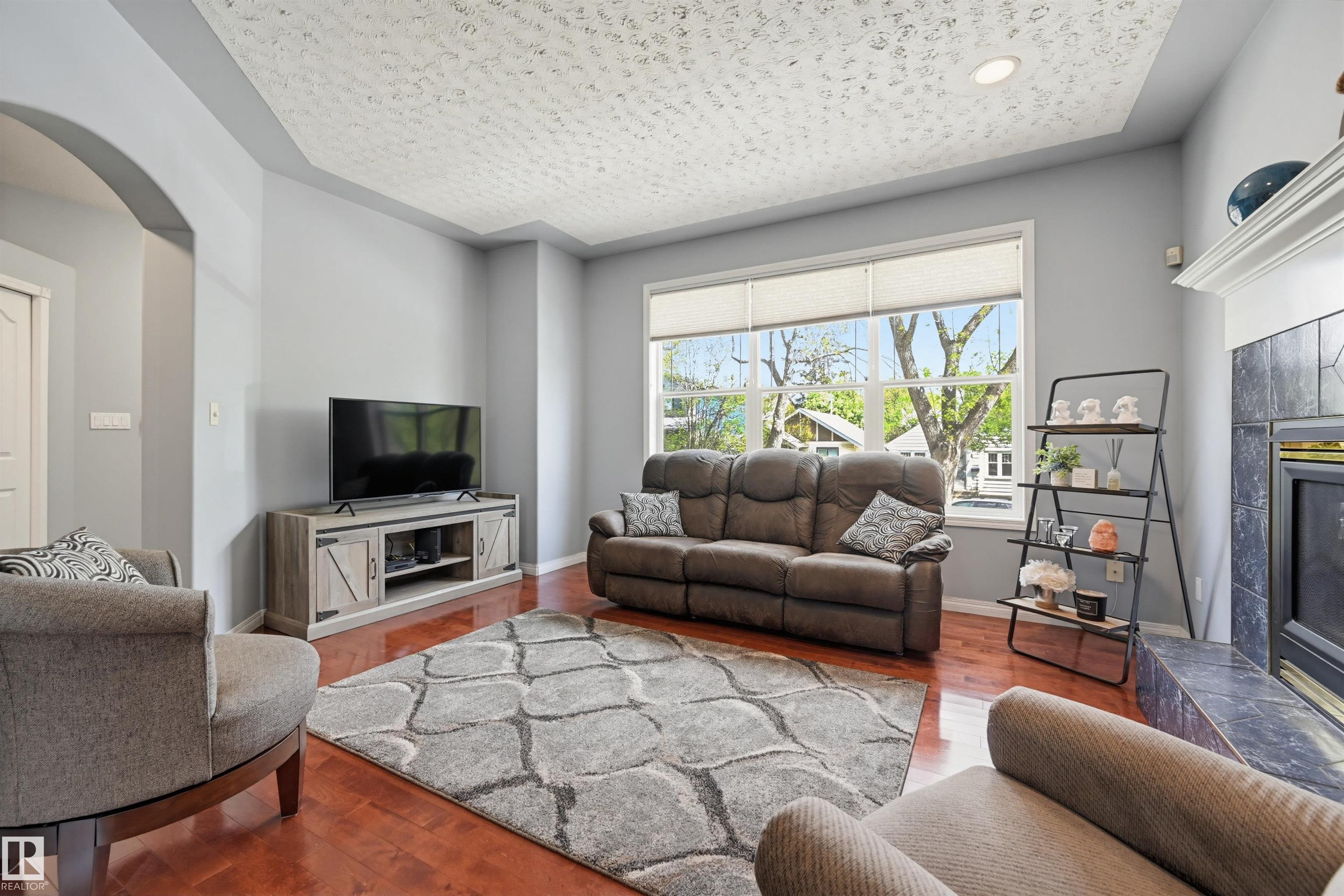 https://zimg.paragon.ice.com/ParagonImages/Property/PM/RAE/225402540/6/0/0/ff5d5ef263102564e9d71e885e42df99/1/e08757706e0041664f4c572fef58ca7c/225402540-153c05e3-f3ef-47fa-86f5-00e4f01e1a3d.JPG