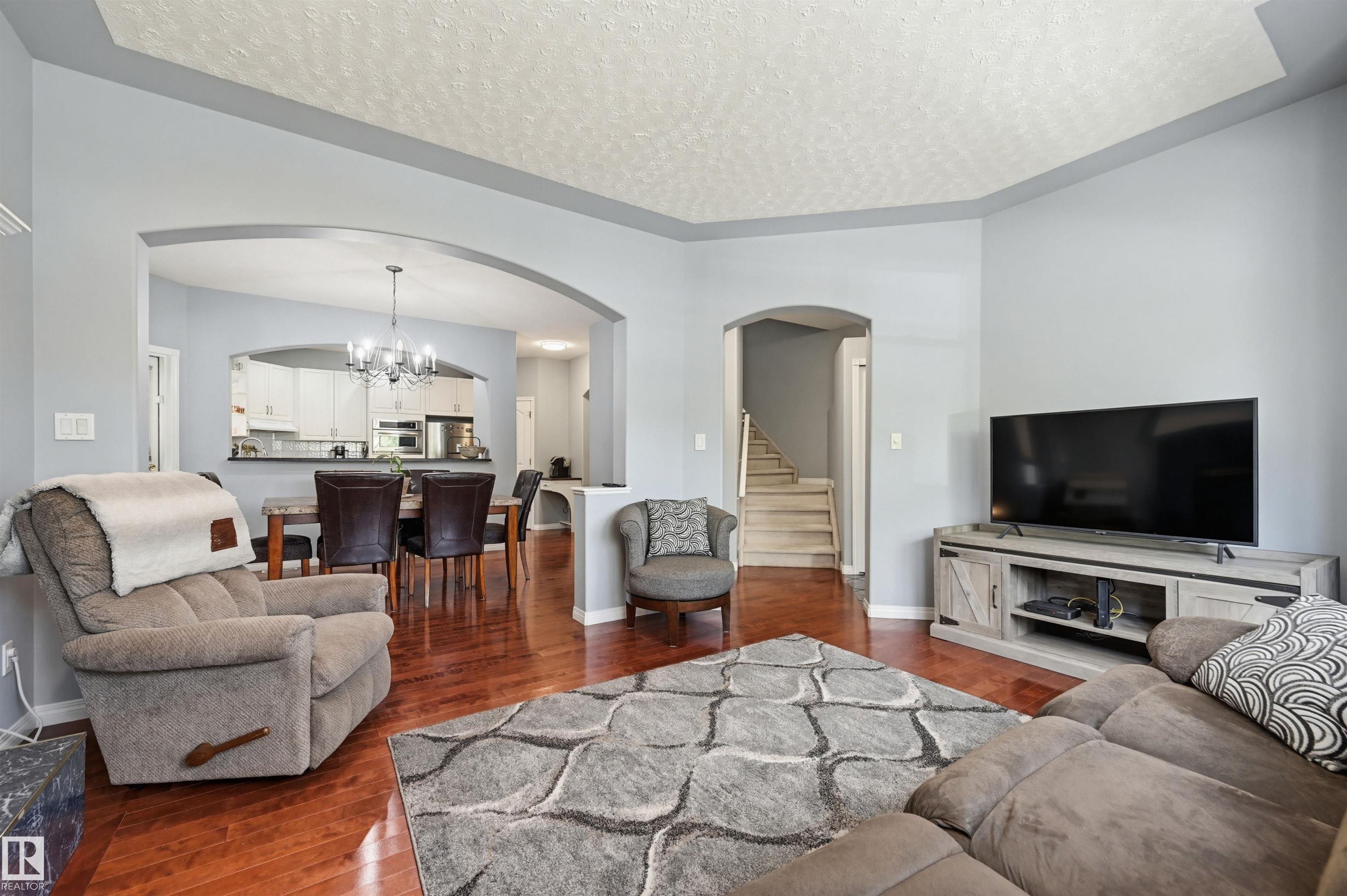 https://zimg.paragon.ice.com/ParagonImages/Property/PM/RAE/225402540/7/0/0/e1ffcafff79d7566be014381617faf0c/1/e08757706e0041664f4c572fef58ca7c/225402540-77027c17-00e8-4e6d-abfa-d95898978a0b.JPG