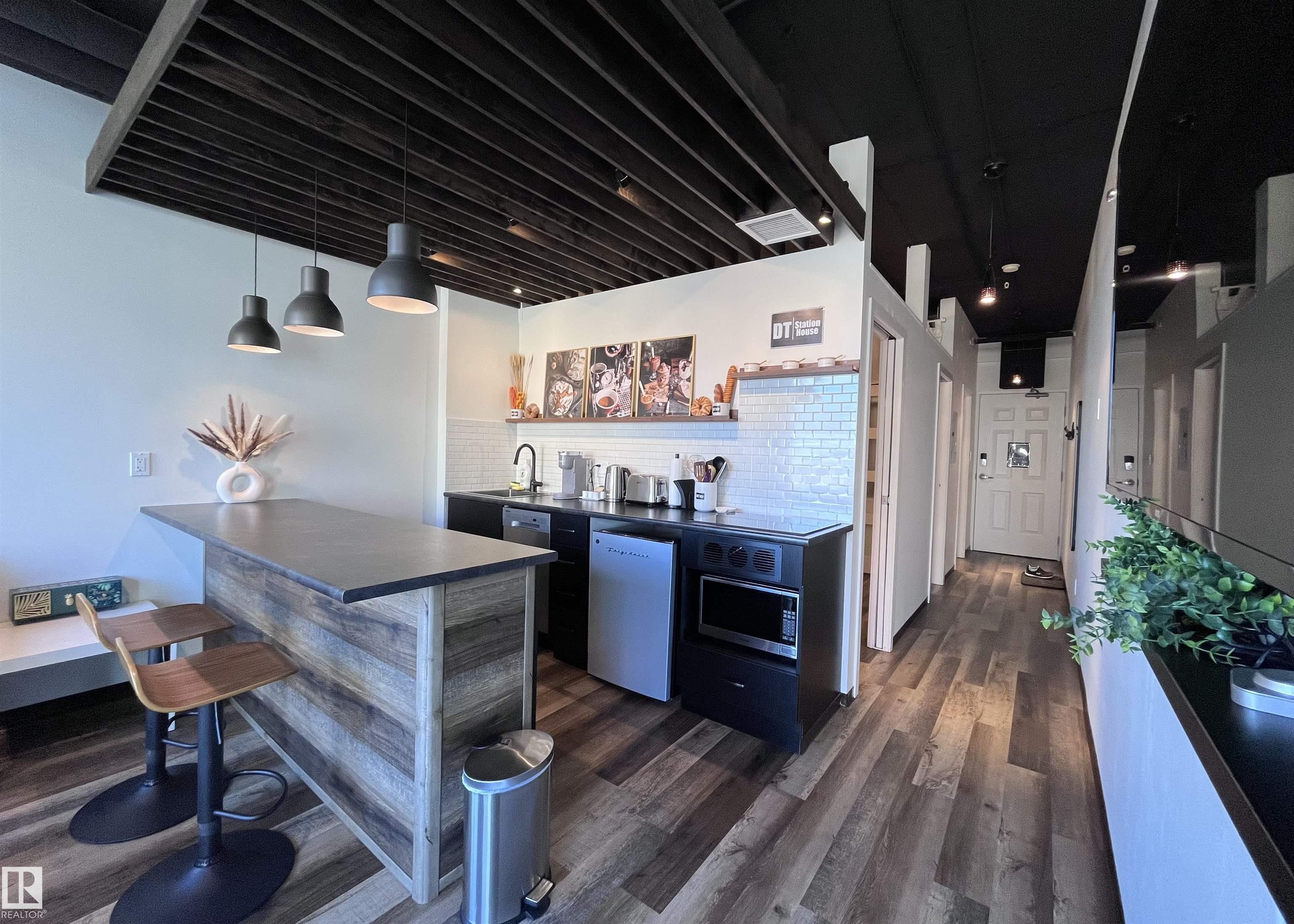 Picture for #1701 10024 JASPER AV NW