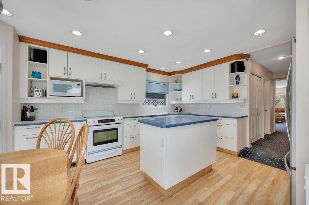 https://zimg.paragon.ice.com/ParagonImages/Property/PM/RAE/225402560/19/0/0/d58c3f6f8c48f89e967aef526dedebca/1/c9000836c3b100a8b40e5349037b1733/225402560-de1b74b3-3ae2-4528-a7f3-19bd47172920.JPG