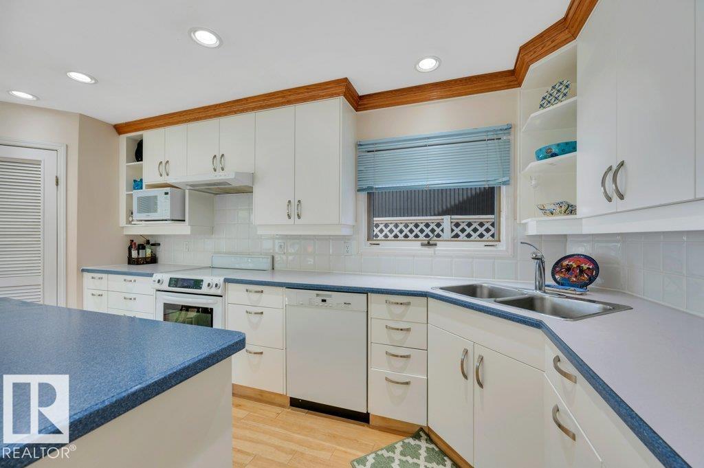 https://zimg.paragon.ice.com/ParagonImages/Property/PM/RAE/225402560/20/0/0/3e5f413c0c4469c9683a0ddb2be42778/1/c9000836c3b100a8b40e5349037b1733/225402560-a3a51eec-9cb5-4dbe-8e50-d2235f541e6d.JPG
