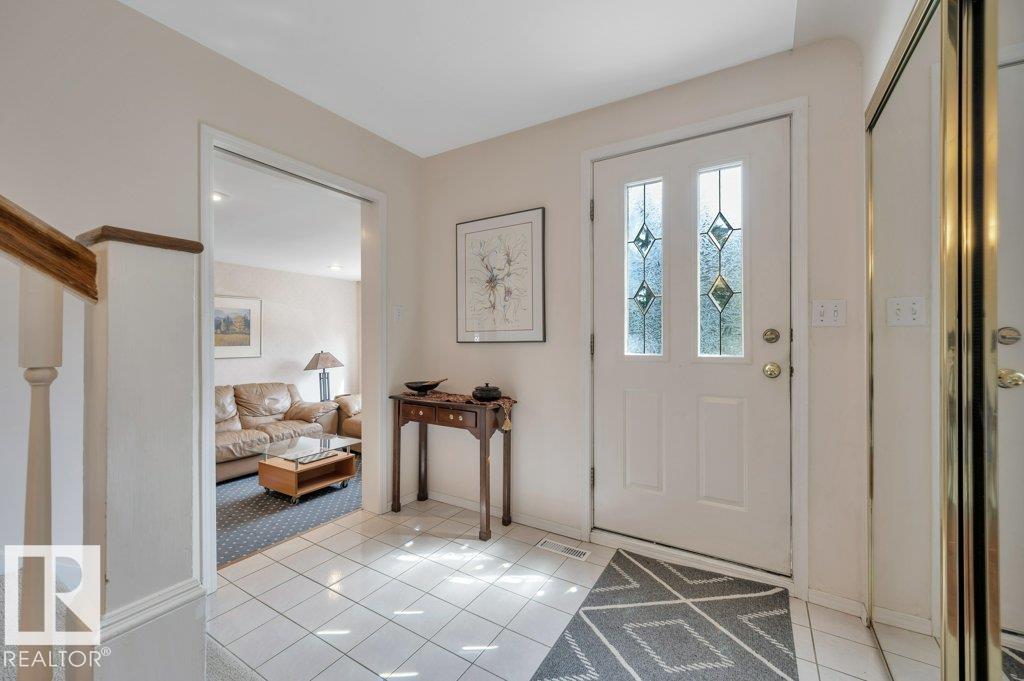 https://zimg.paragon.ice.com/ParagonImages/Property/PM/RAE/225402560/6/0/0/33d784e8d23a046c39b851ea4ca69f25/1/c9000836c3b100a8b40e5349037b1733/225402560-597ec2ed-ab86-4352-85fb-24d37597327d.JPG