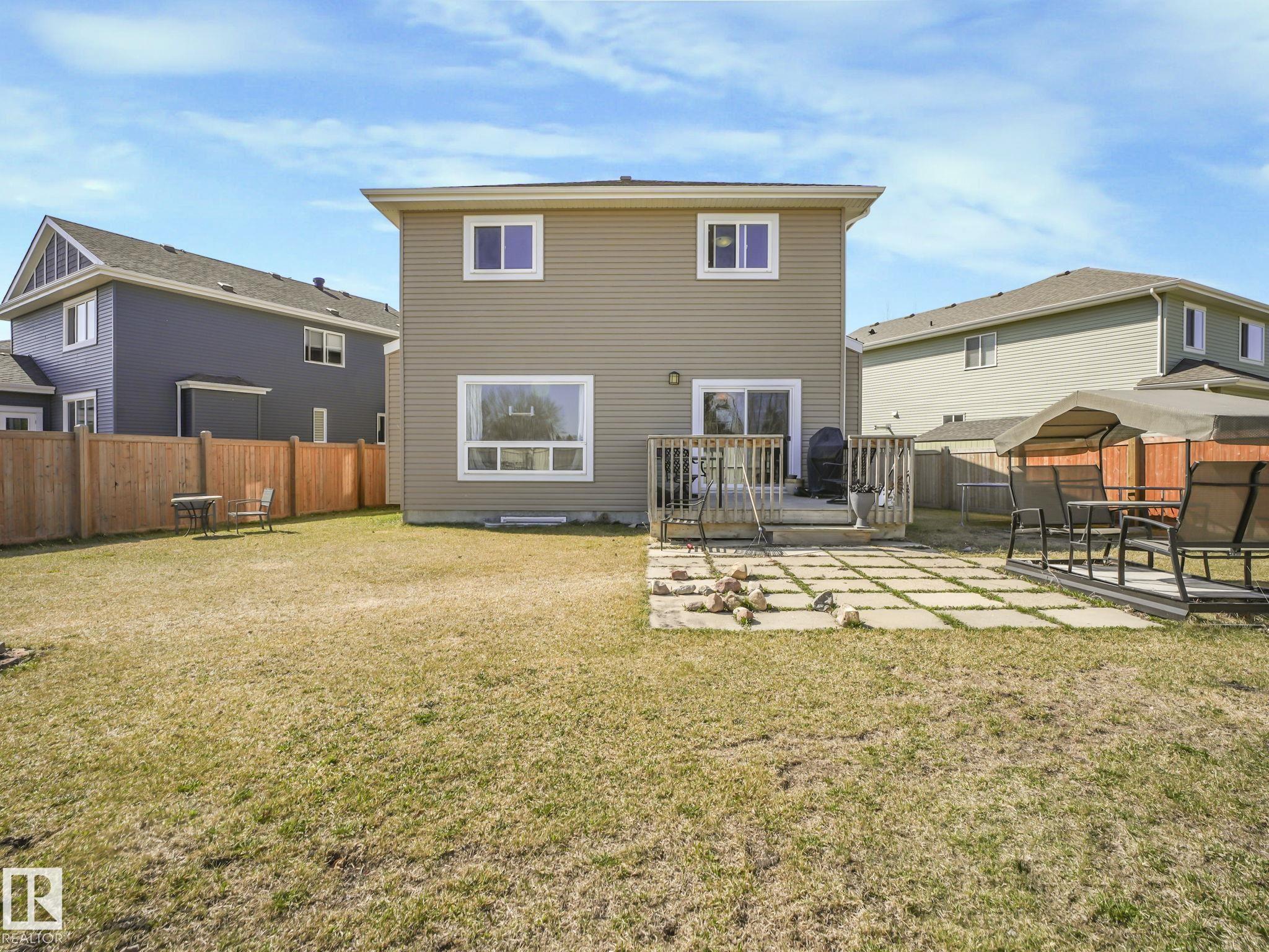 Photo 11 at 3910 49 Avenue, Forest Heights, Beaumont