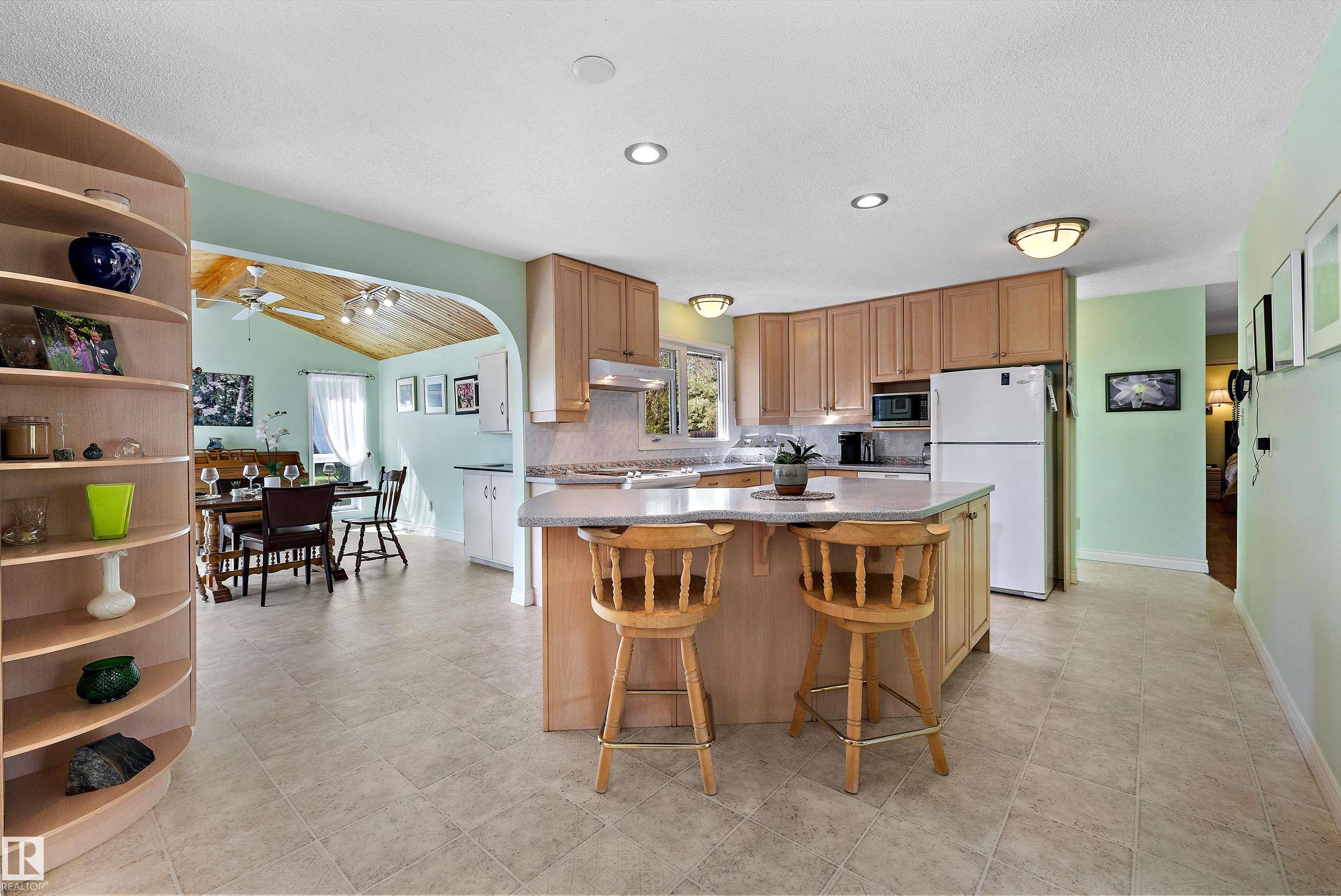 Photo 12 at 8 - 27005 Twp Road 511, Chelsea Estates, Rural Parkland County