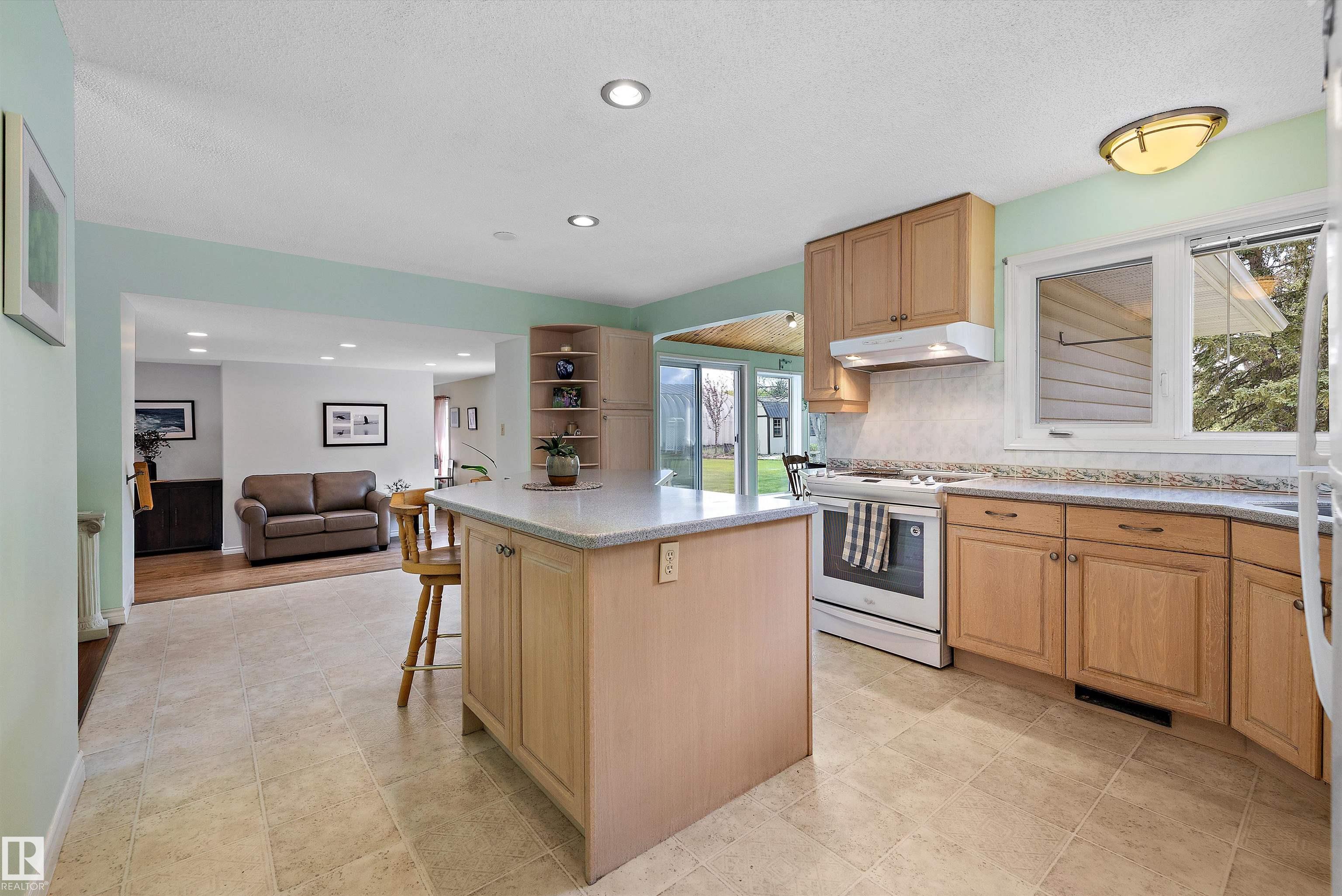 Photo 13 at 8 - 27005 Twp Road 511, Chelsea Estates, Rural Parkland County