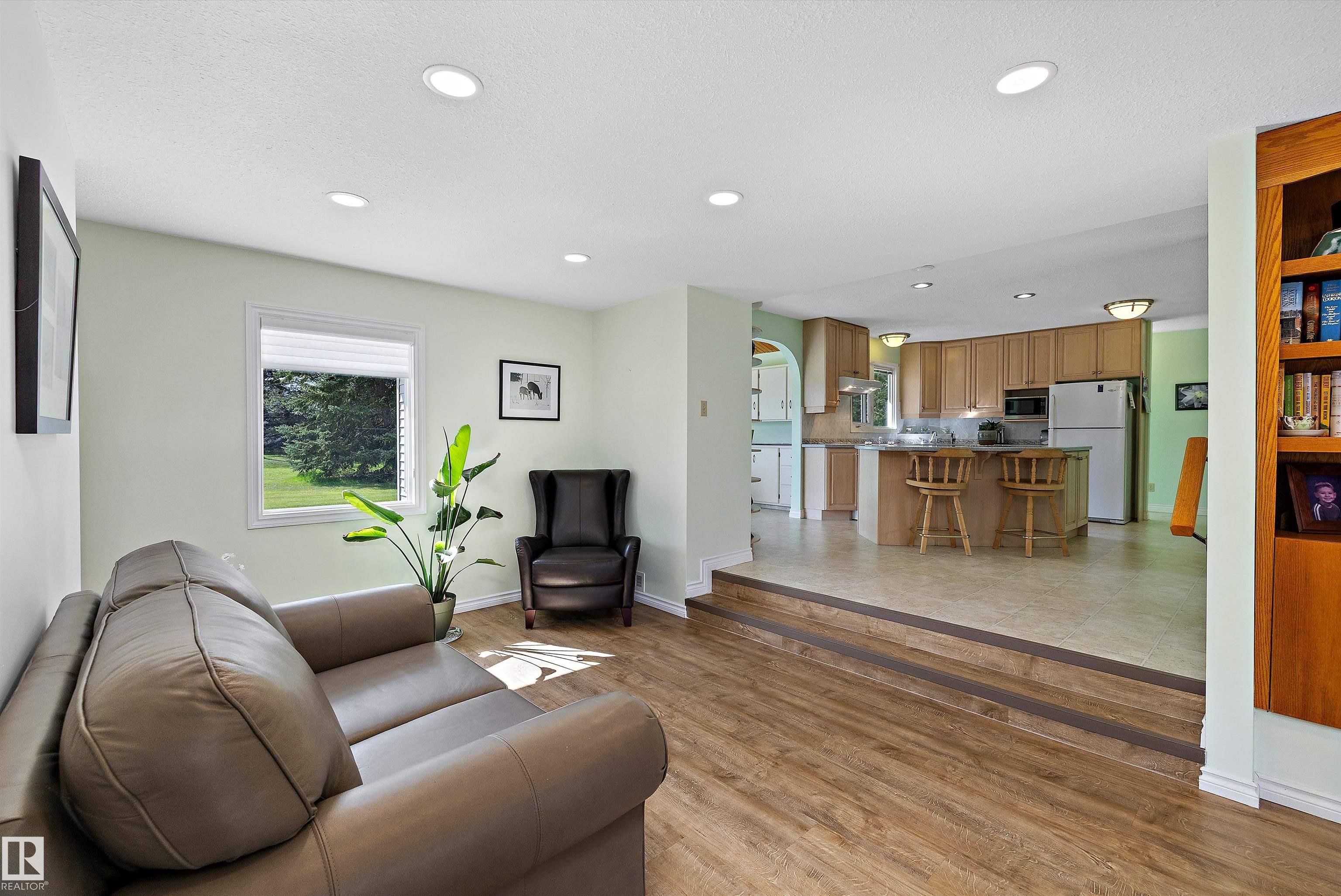 Photo 8 at 8 - 27005 Twp Road 511, Chelsea Estates, Rural Parkland County