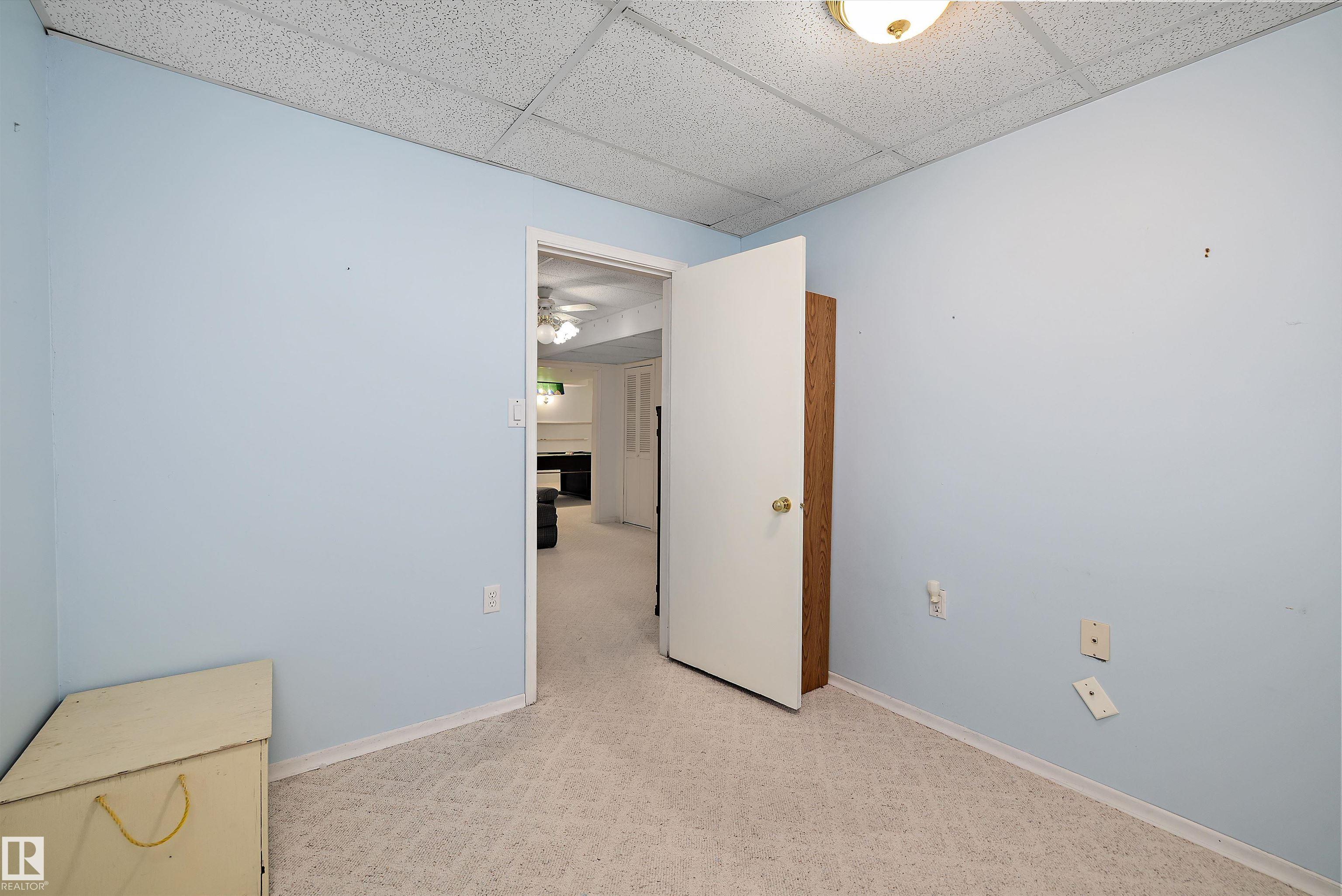 https://zimg.paragon.ice.com/ParagonImages/Property/PM/RAE/225402567/31/0/0/c1cdc992279364c920492d4a901d9f3c/1/a073db2081ede631f6a98a0c91c28573/225402567-6e20938f-56e9-48c1-98d1-f78a3fd2f39c.JPG
