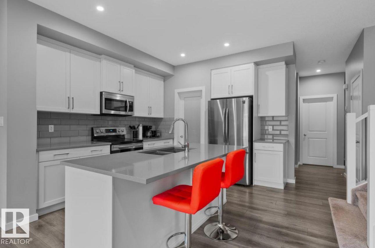 243 39 Avenue NW, Maple Crest, Edmonton
