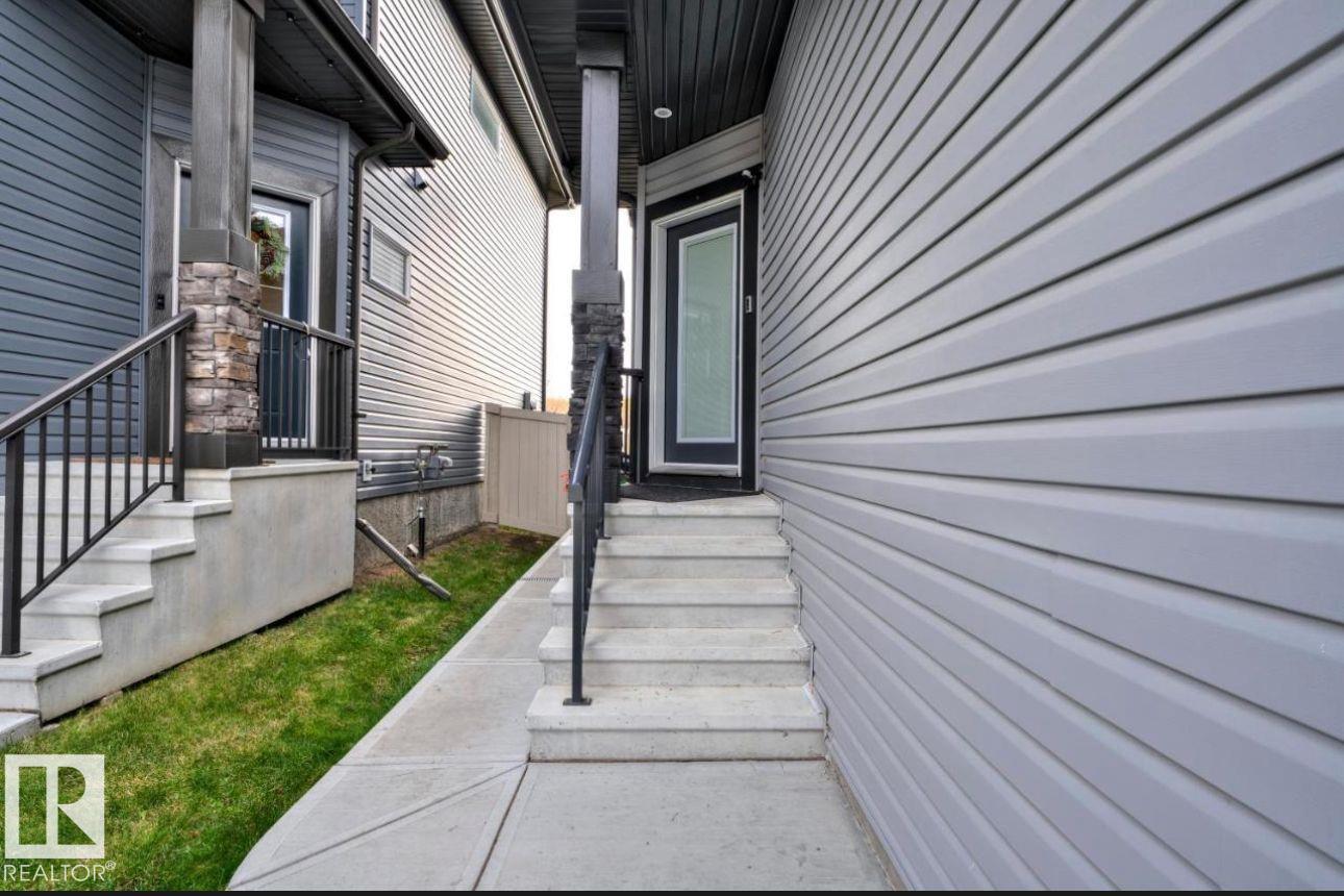 Photo 24 at 243 39 Avenue NW, Maple Crest, Edmonton