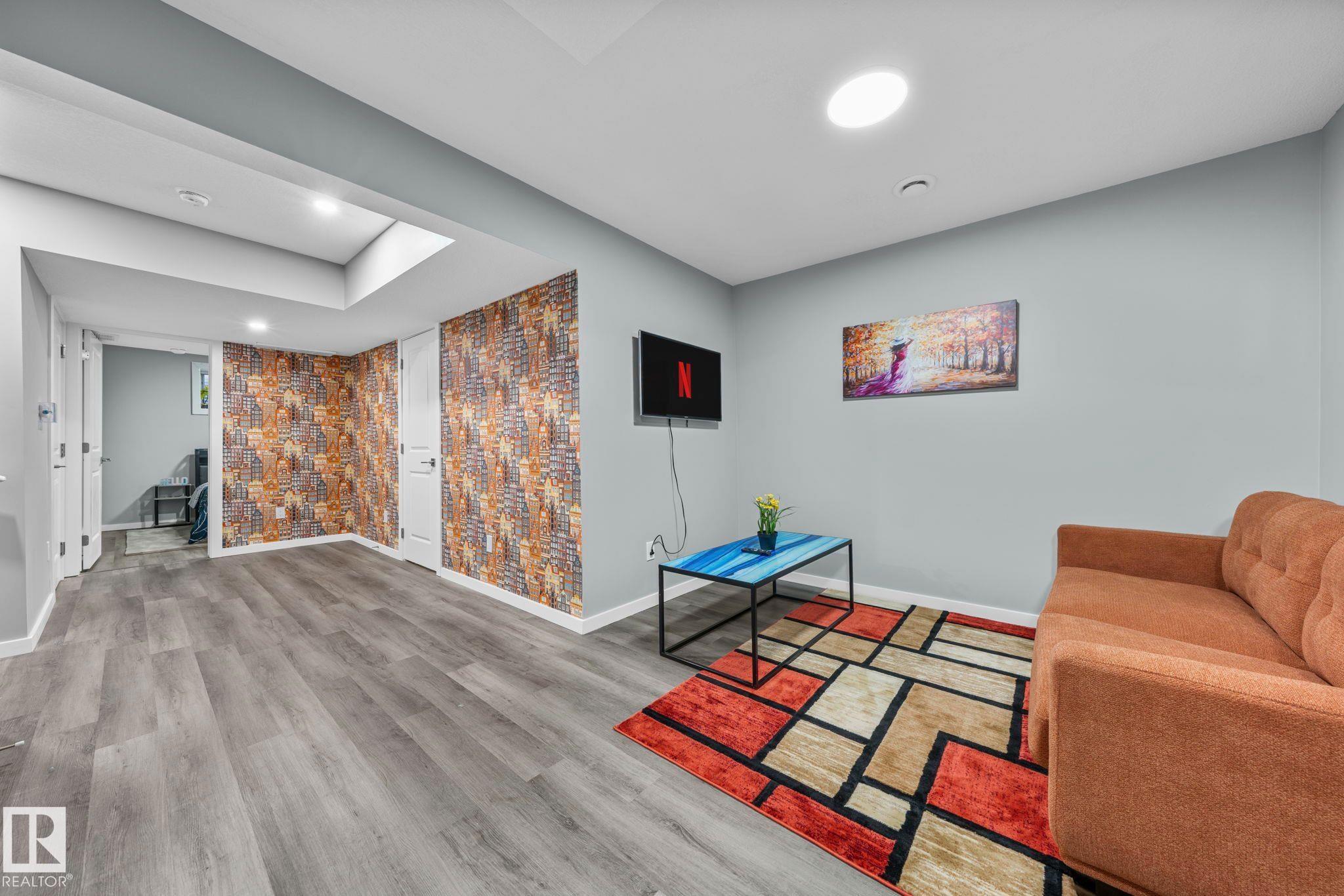 Photo 30 at 243 39 Avenue NW, Maple Crest, Edmonton