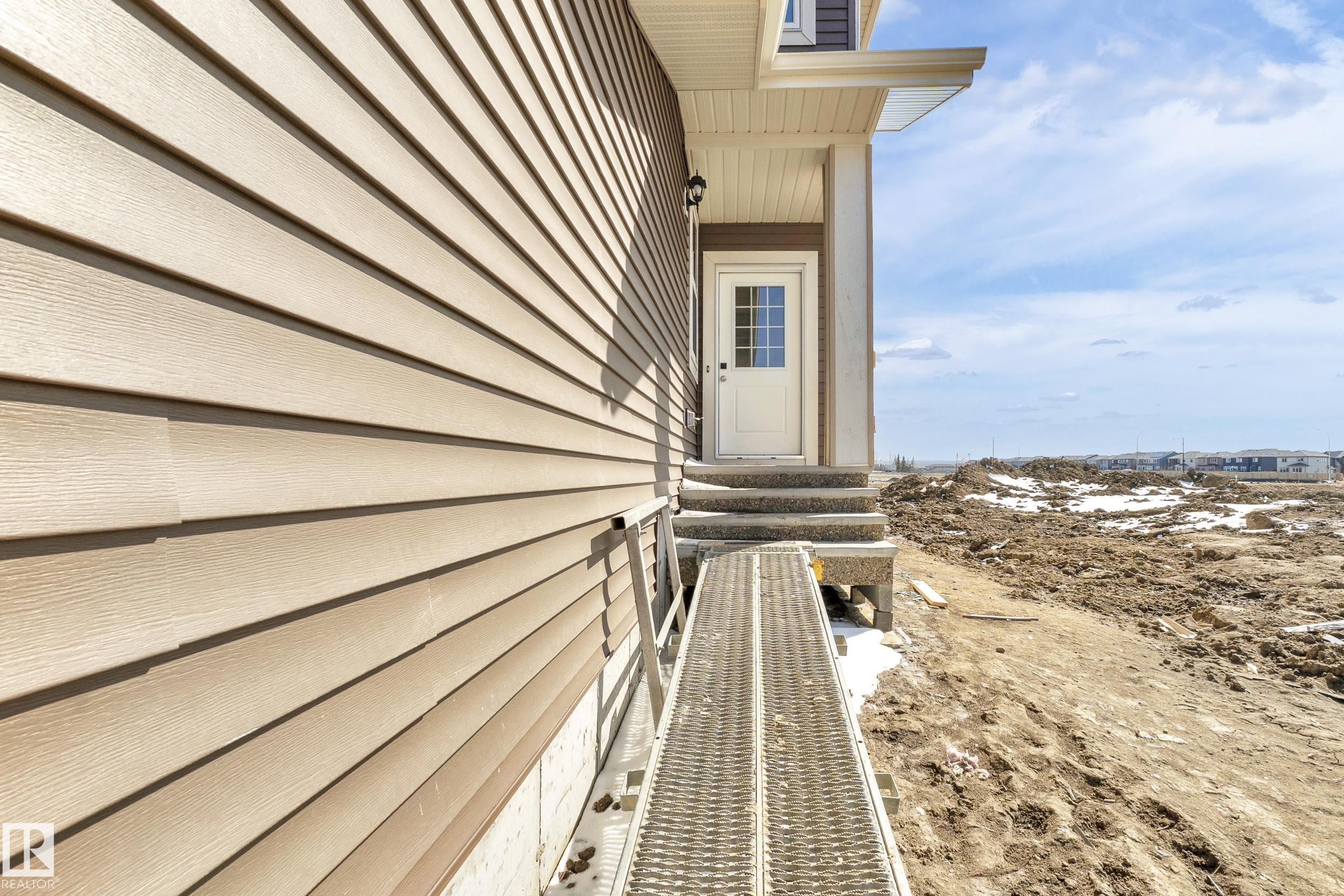 4915 17 Avenue SW, Meltwater, Edmonton