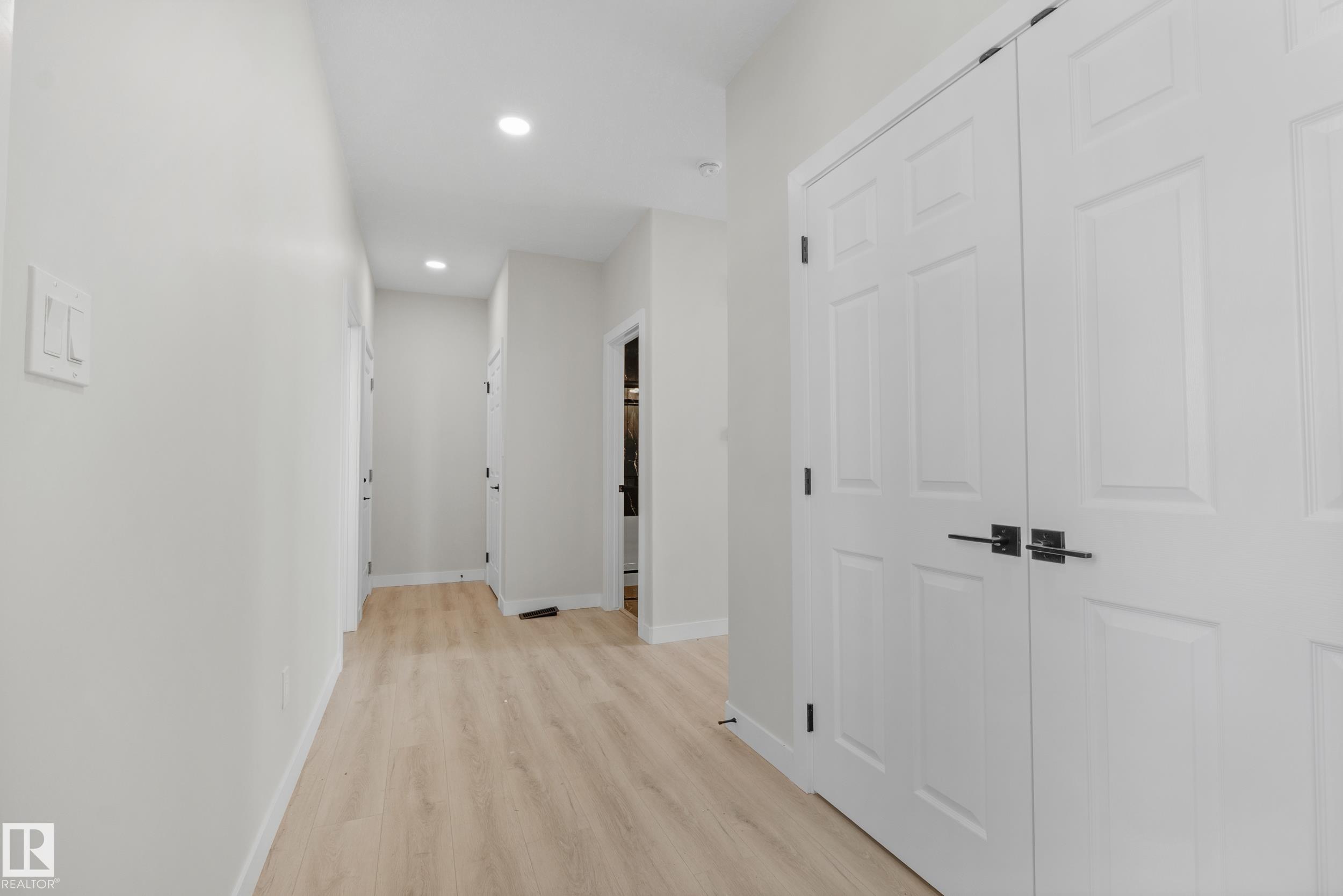 4915 17 Avenue SW, Meltwater, Edmonton