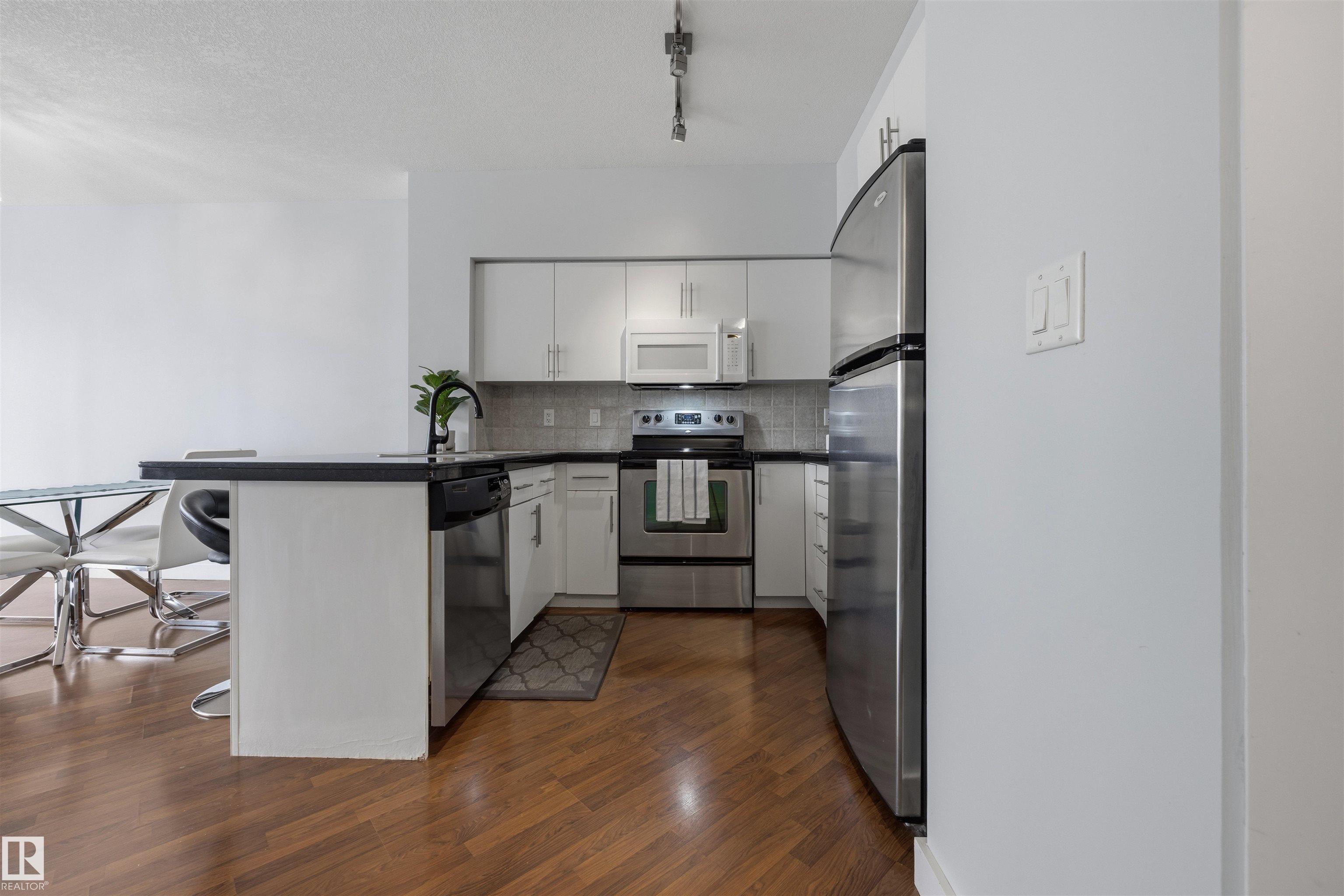 1403 - 10136 104 Street NW, Downtown, Edmonton