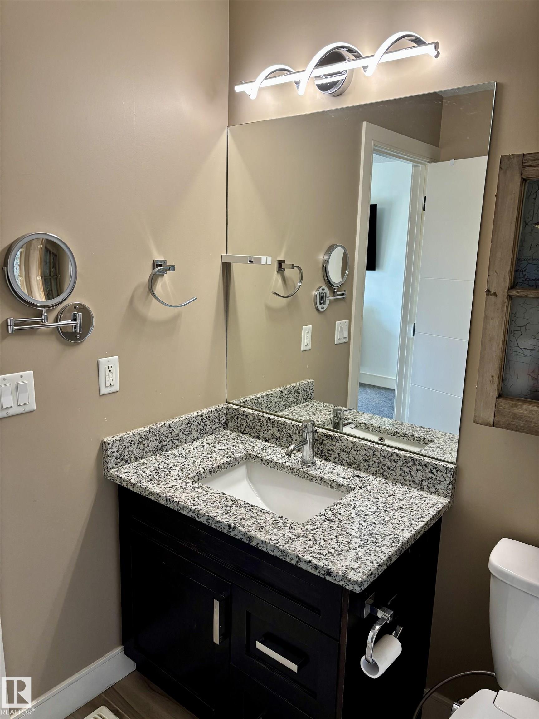 Photo 19 at 89 Sandalwood Place, Suntree, Leduc