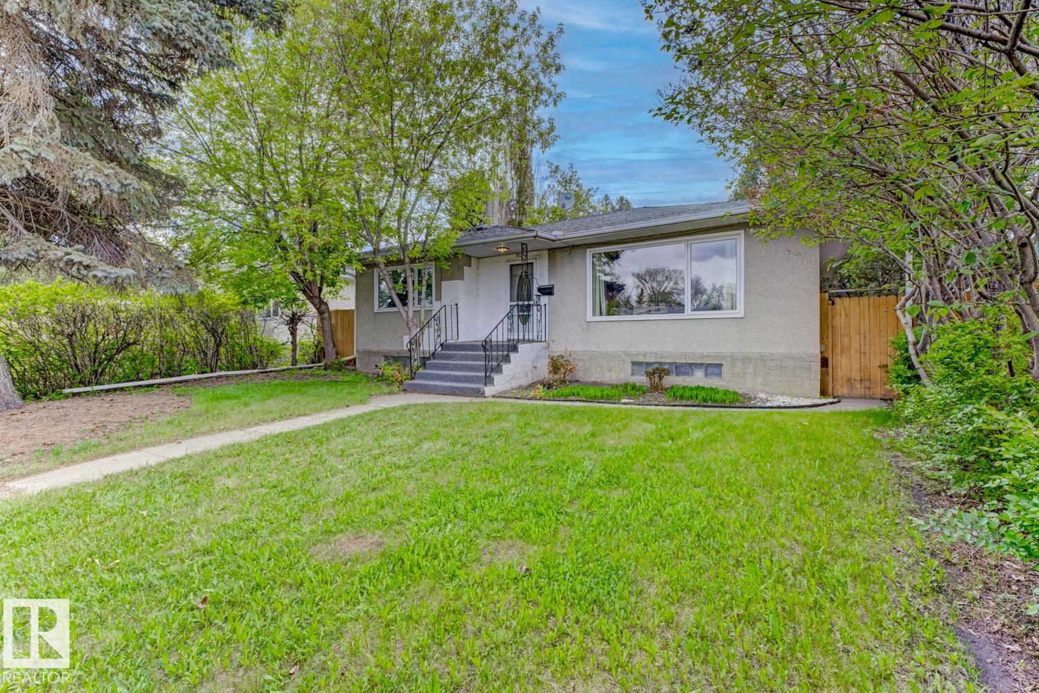8754 Strathearn Drive NW, Strathearn, Edmonton