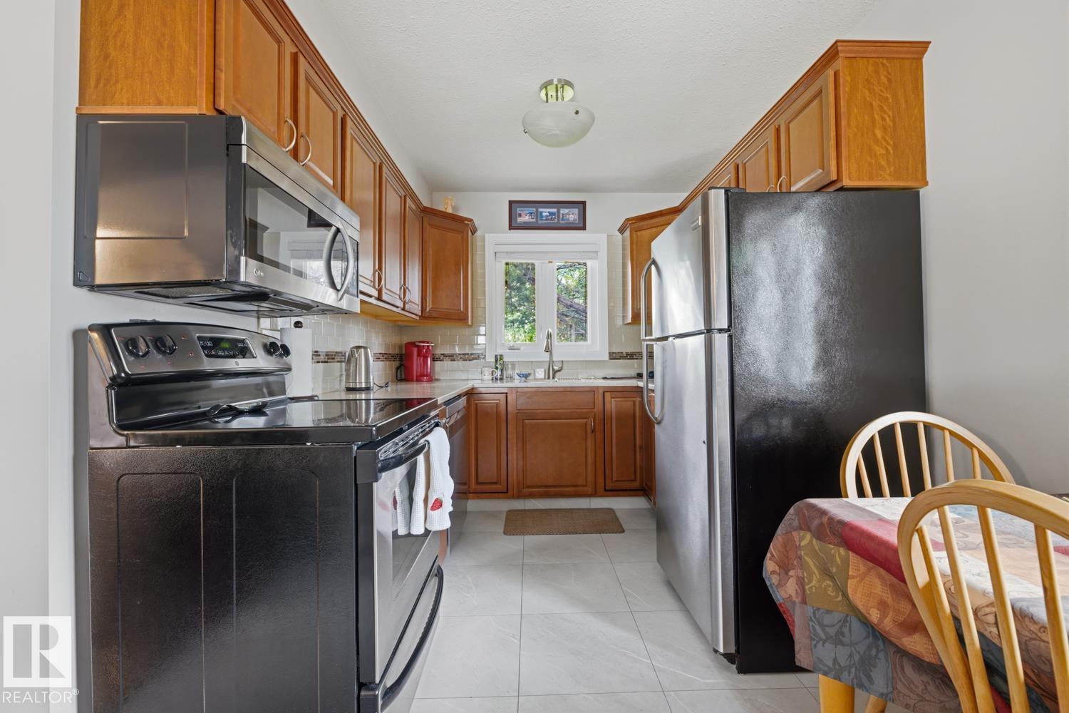 Photo 30 at 8754 Strathearn Drive NW, Strathearn, Edmonton