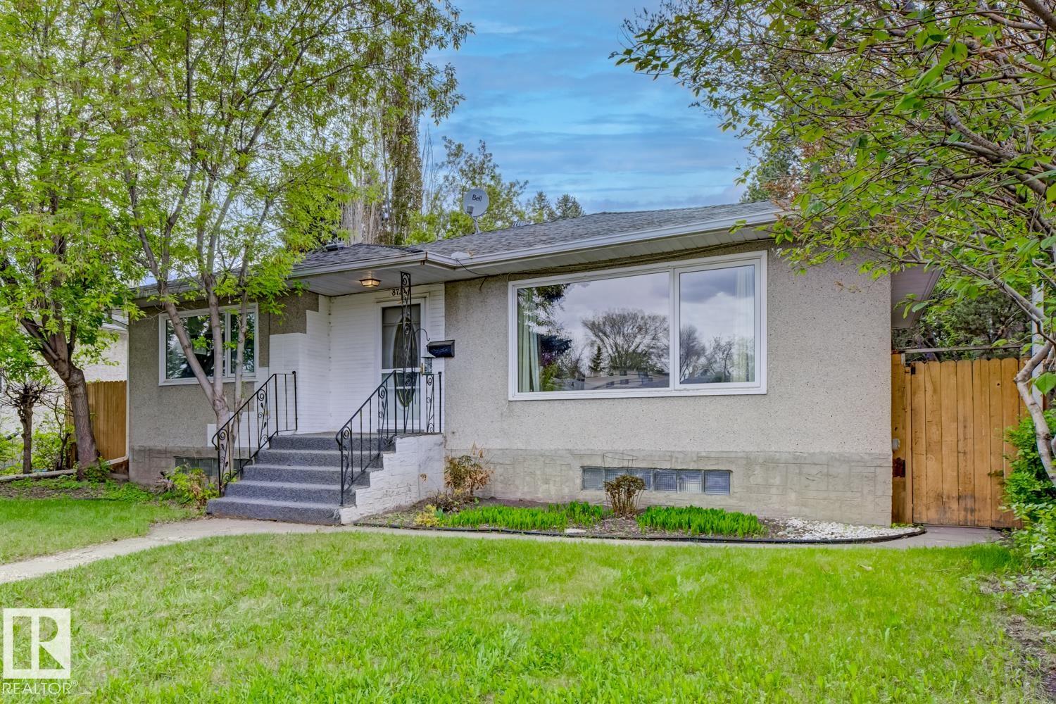 8754 Strathearn Drive NW, Strathearn, Edmonton
