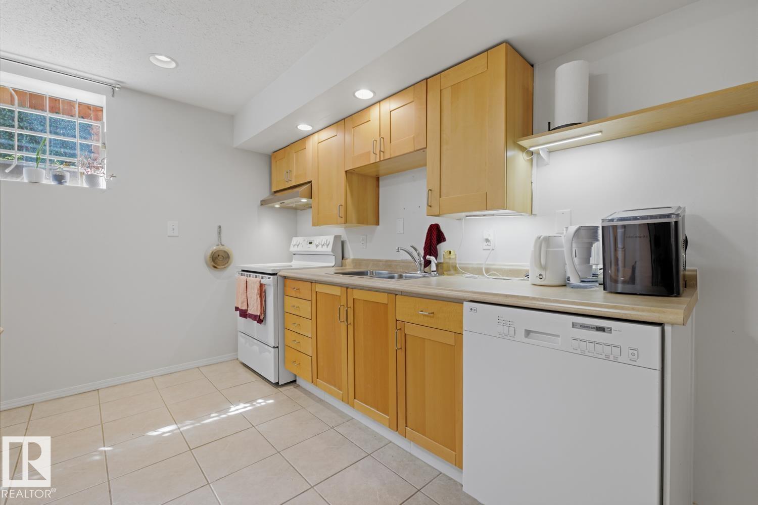 Photo 39 at 8754 Strathearn Drive NW, Strathearn, Edmonton