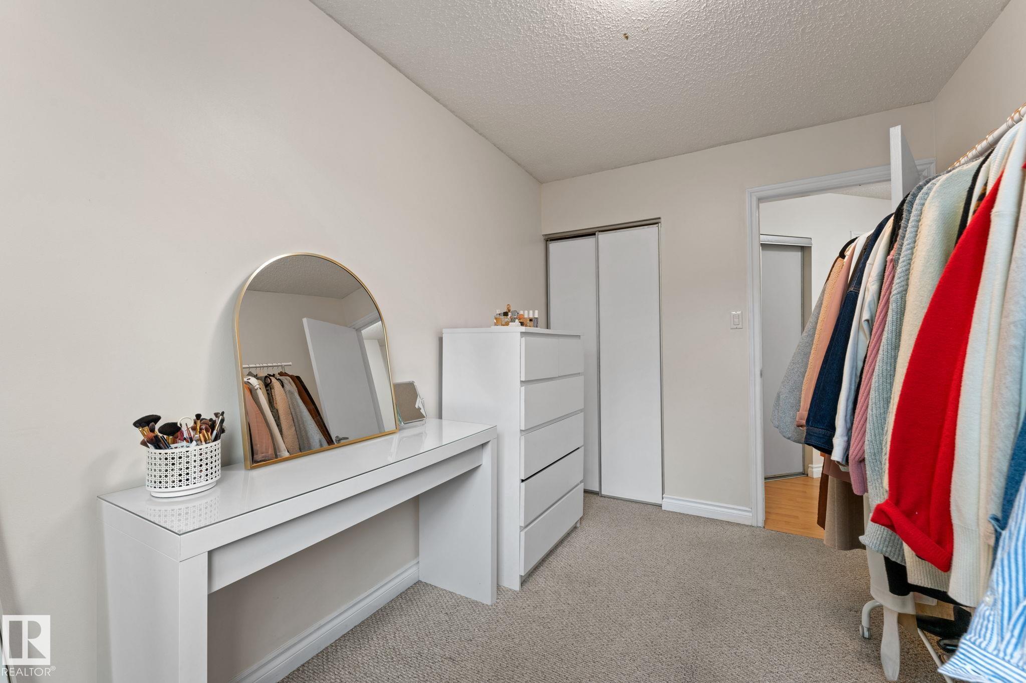 Photo 11 at 4621 126 Avenue NW, Homesteader, Edmonton