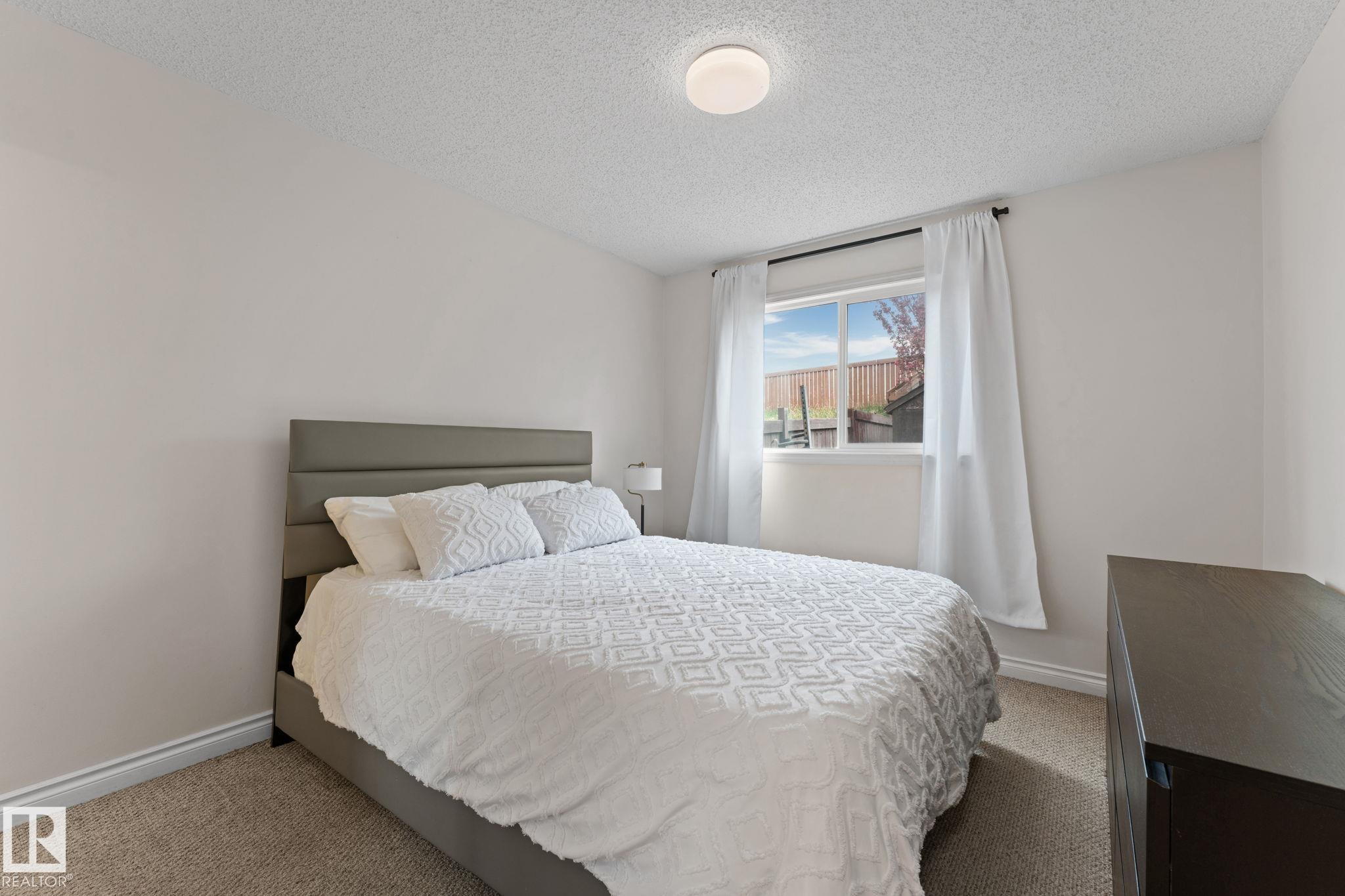 Photo 12 at 4621 126 Avenue NW, Homesteader, Edmonton
