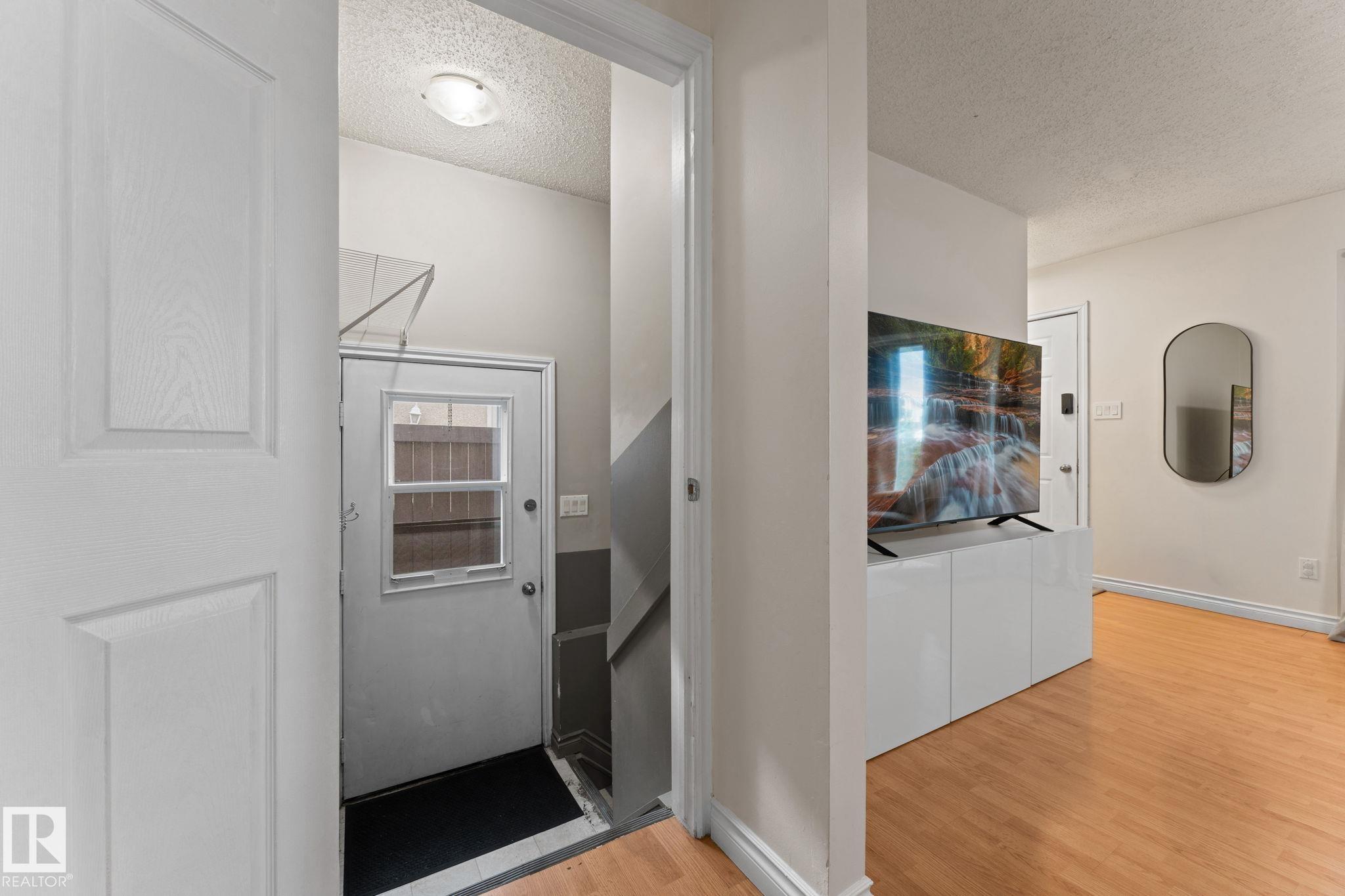 Photo 15 at 4621 126 Avenue NW, Homesteader, Edmonton