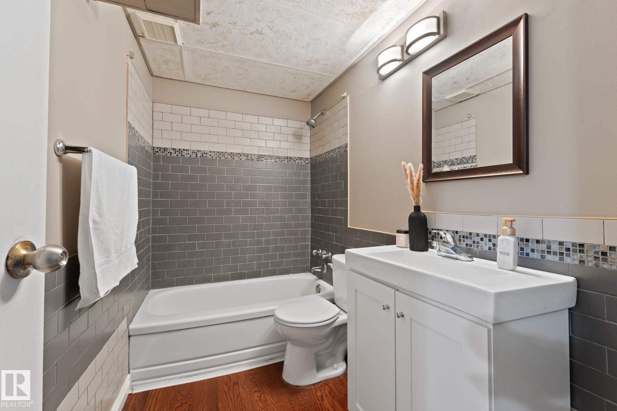 Photo 19 at 4621 126 Avenue NW, Homesteader, Edmonton