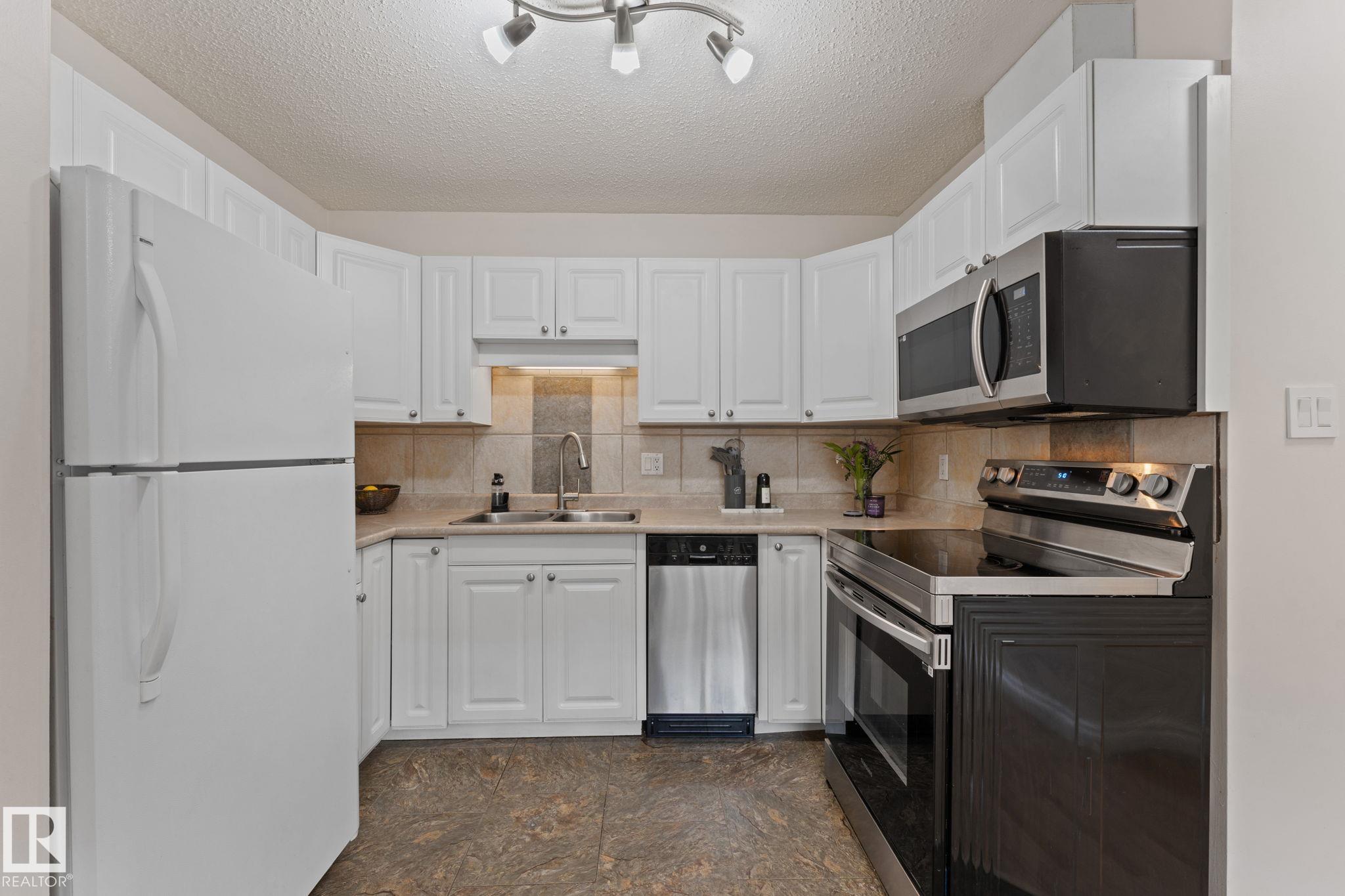 Photo 6 at 4621 126 Avenue NW, Homesteader, Edmonton
