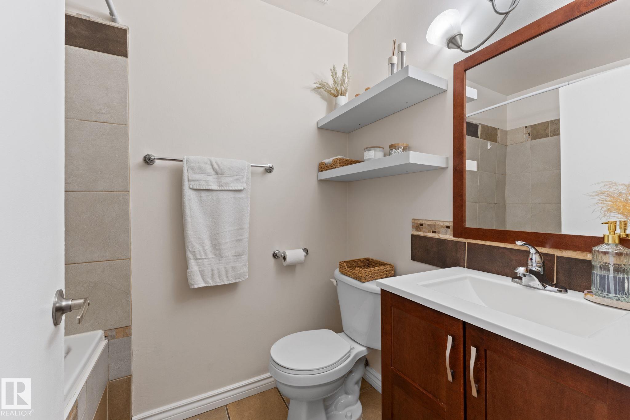 Photo 8 at 4621 126 Avenue NW, Homesteader, Edmonton