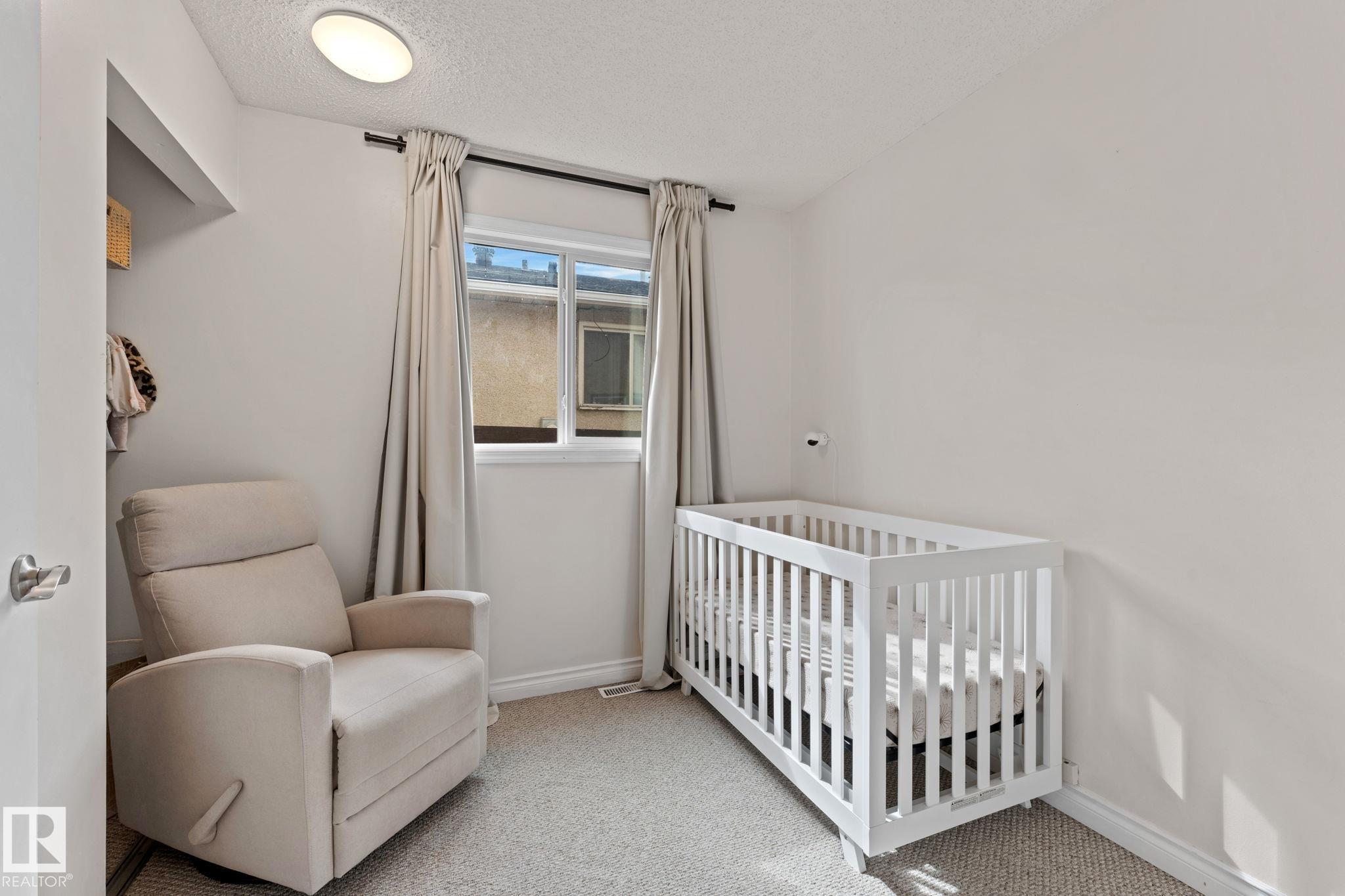 Photo 9 at 4621 126 Avenue NW, Homesteader, Edmonton