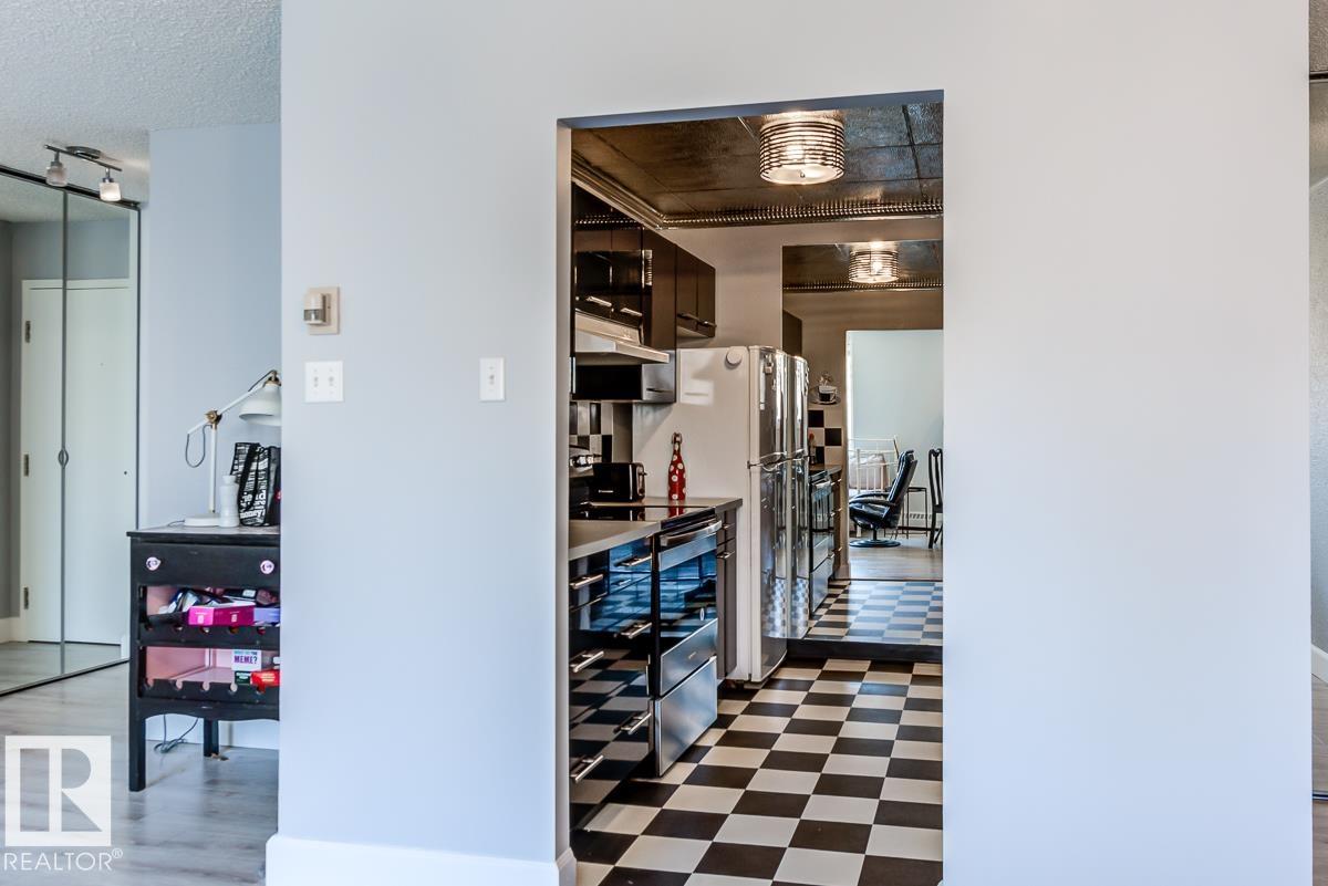 Photo 6 at 302 - 9916 113 Street NW, Wîhkwêntôwin, Edmonton