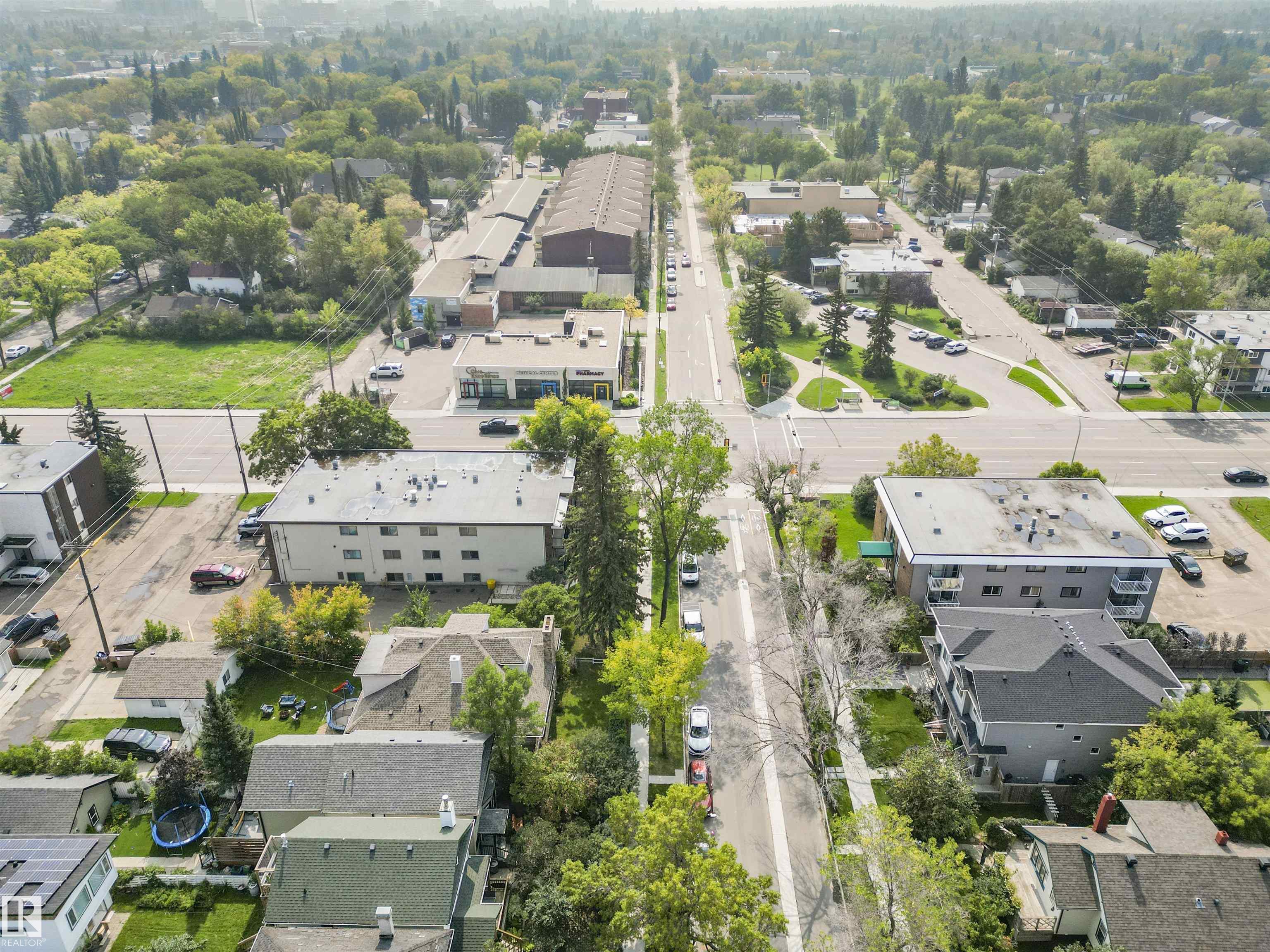 Photo 14 at 11121 127 Street NW, Inglewood, Edmonton
