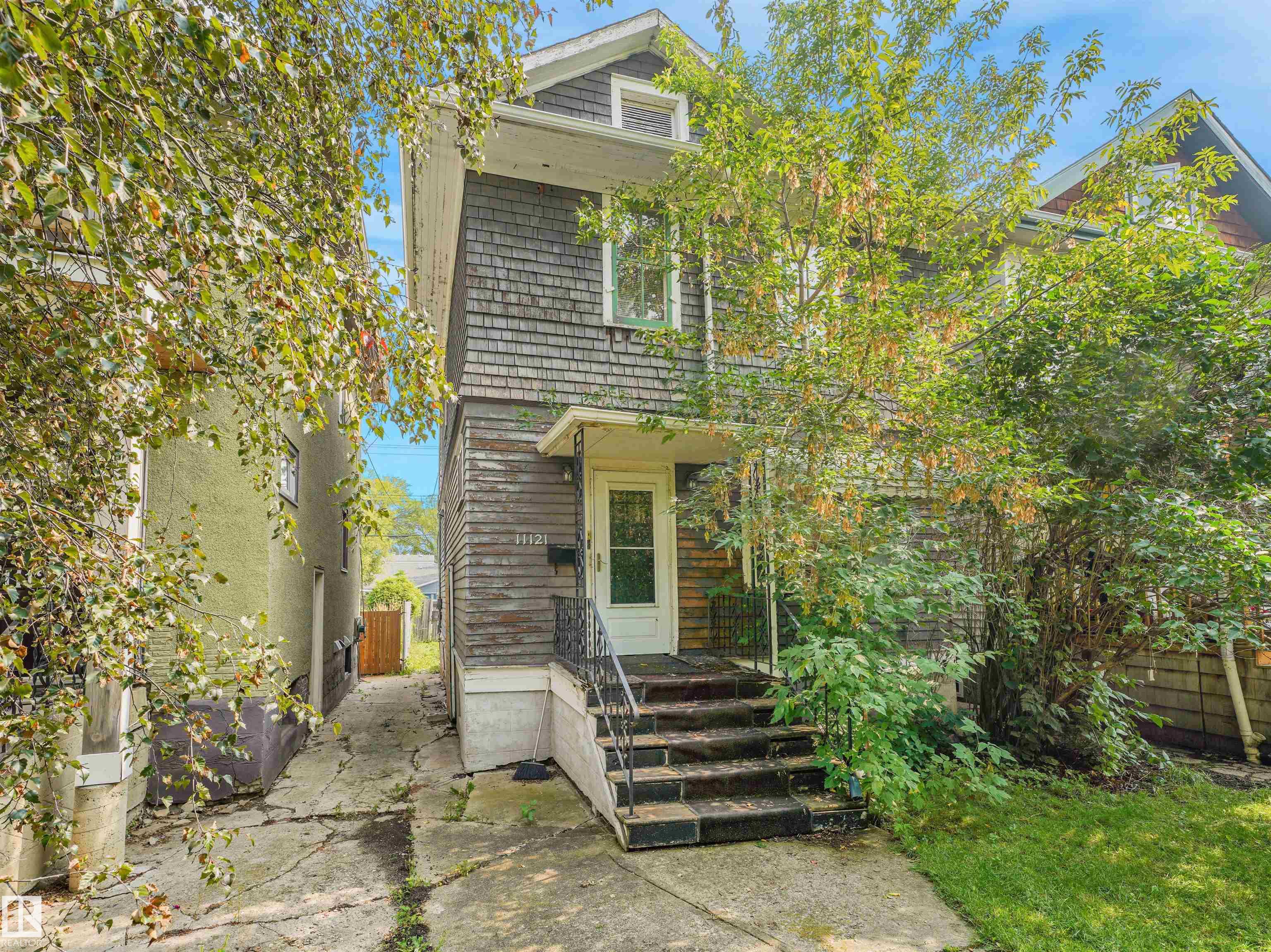 Photo 6 at 11121 127 Street NW, Inglewood, Edmonton