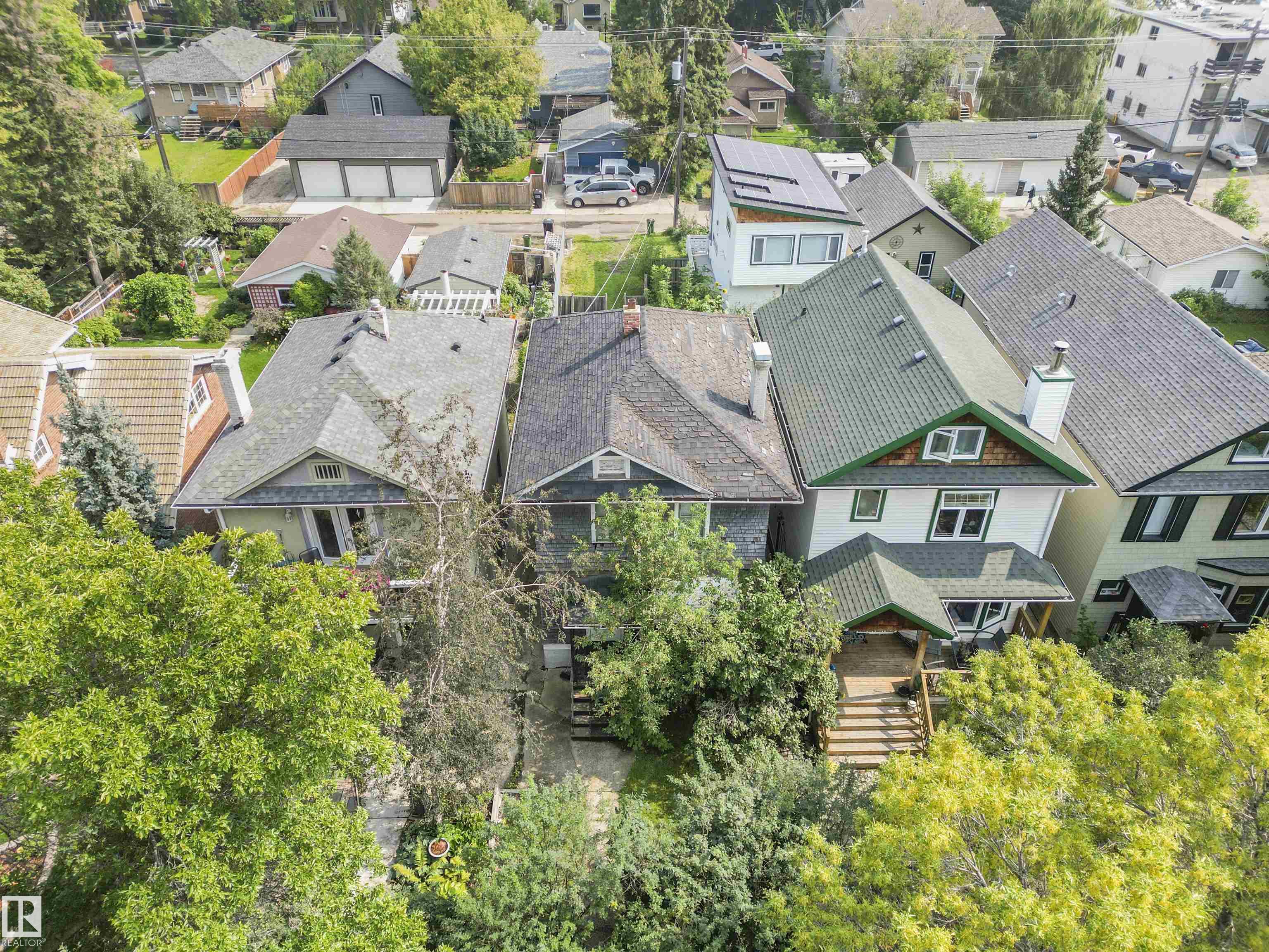 Photo 10 at 11121 127 Street NW, Inglewood, Edmonton