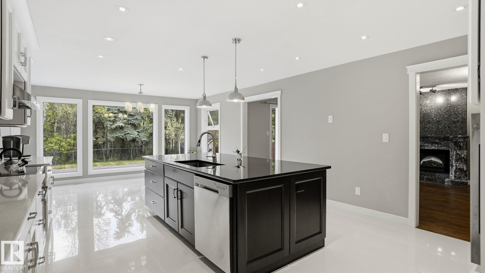 Photo 11 at 303 Westridge Road NW, Westridge, Edmonton