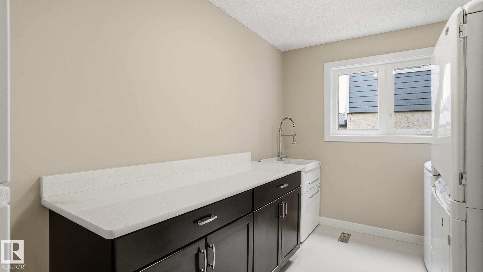 Photo 22 at 303 Westridge Road NW, Westridge, Edmonton