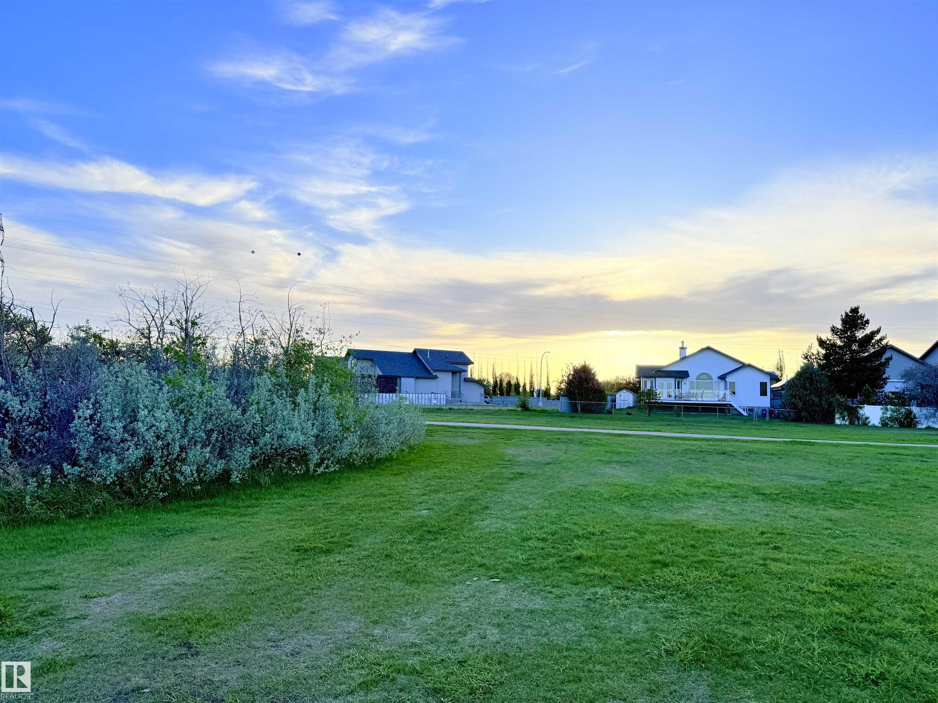 Photo 11 at 14411 16 Street NW, Fraser, Edmonton