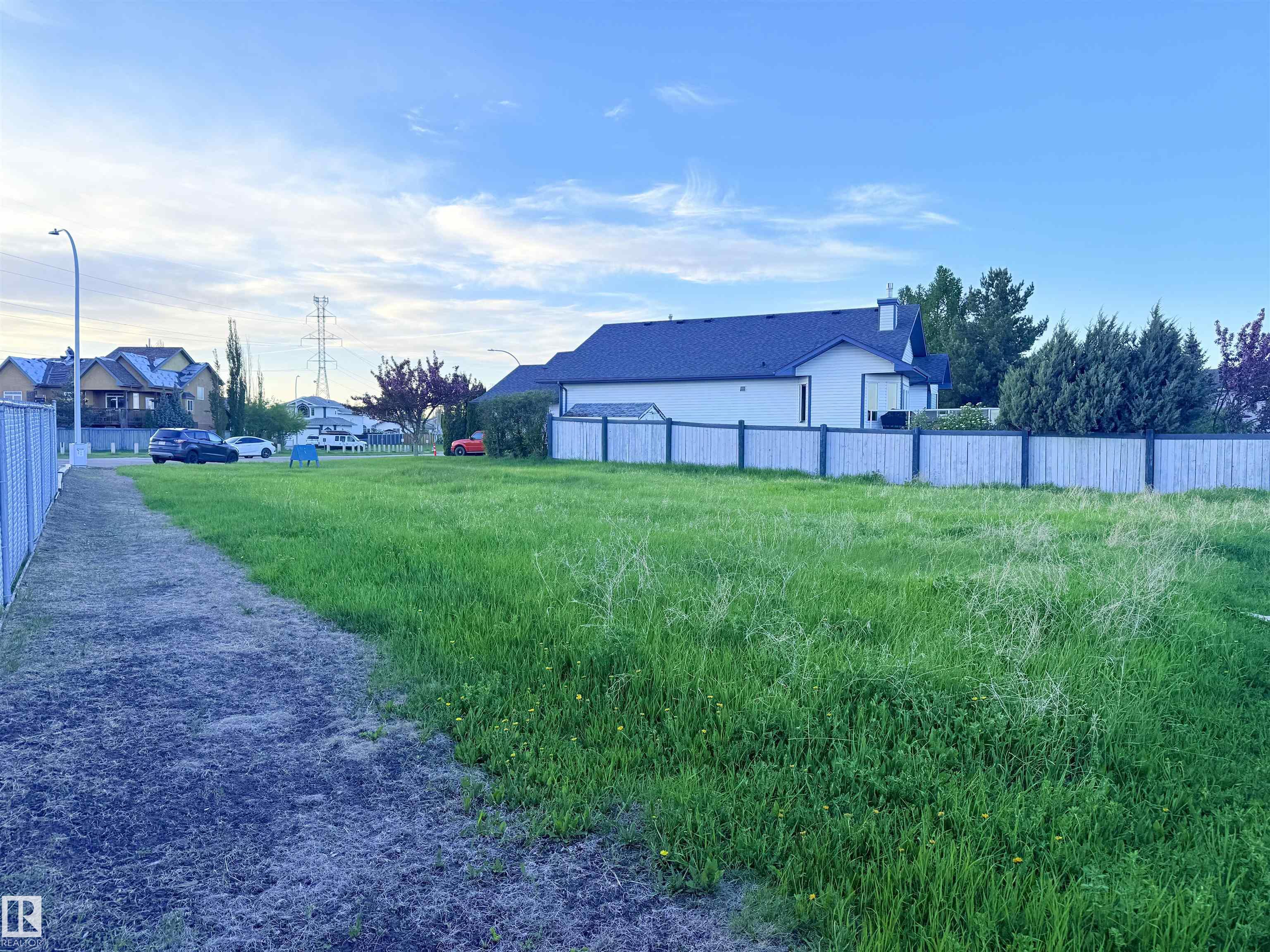 14411 16 Street NW, Fraser, Edmonton