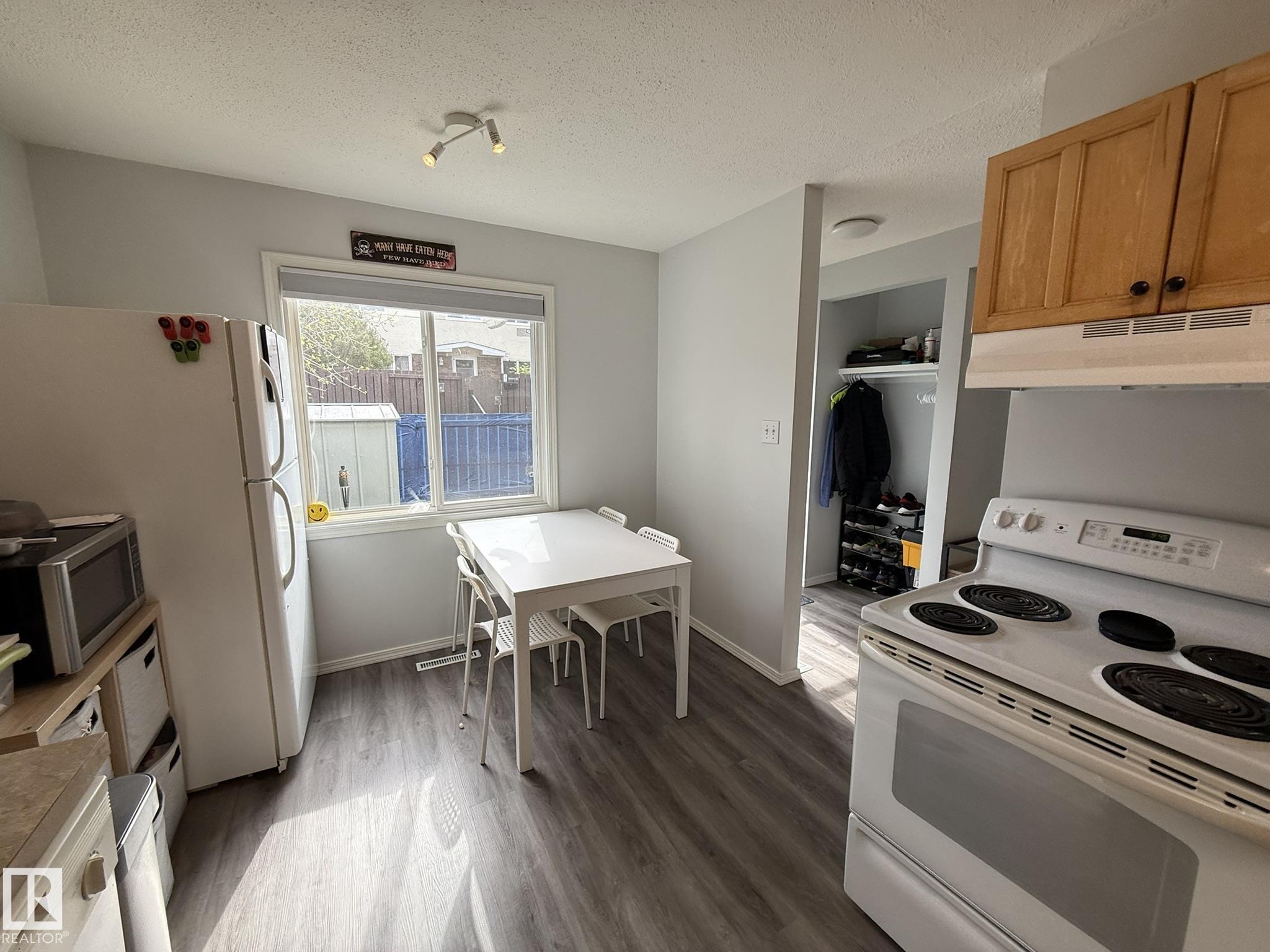 Photo 12 at 166 Roseland Village NW, Northmount, Edmonton