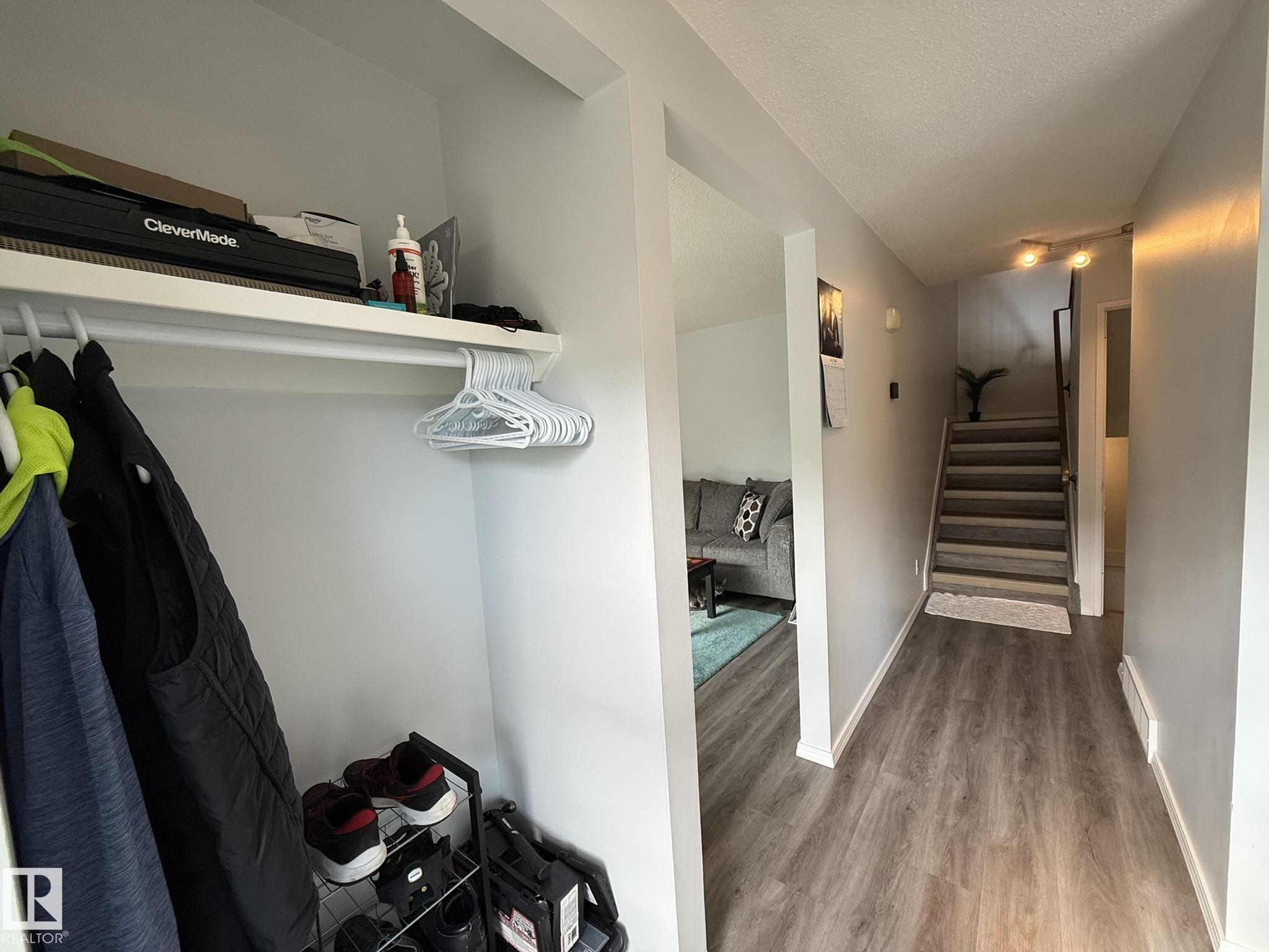 166 Roseland Village NW, Northmount, Edmonton