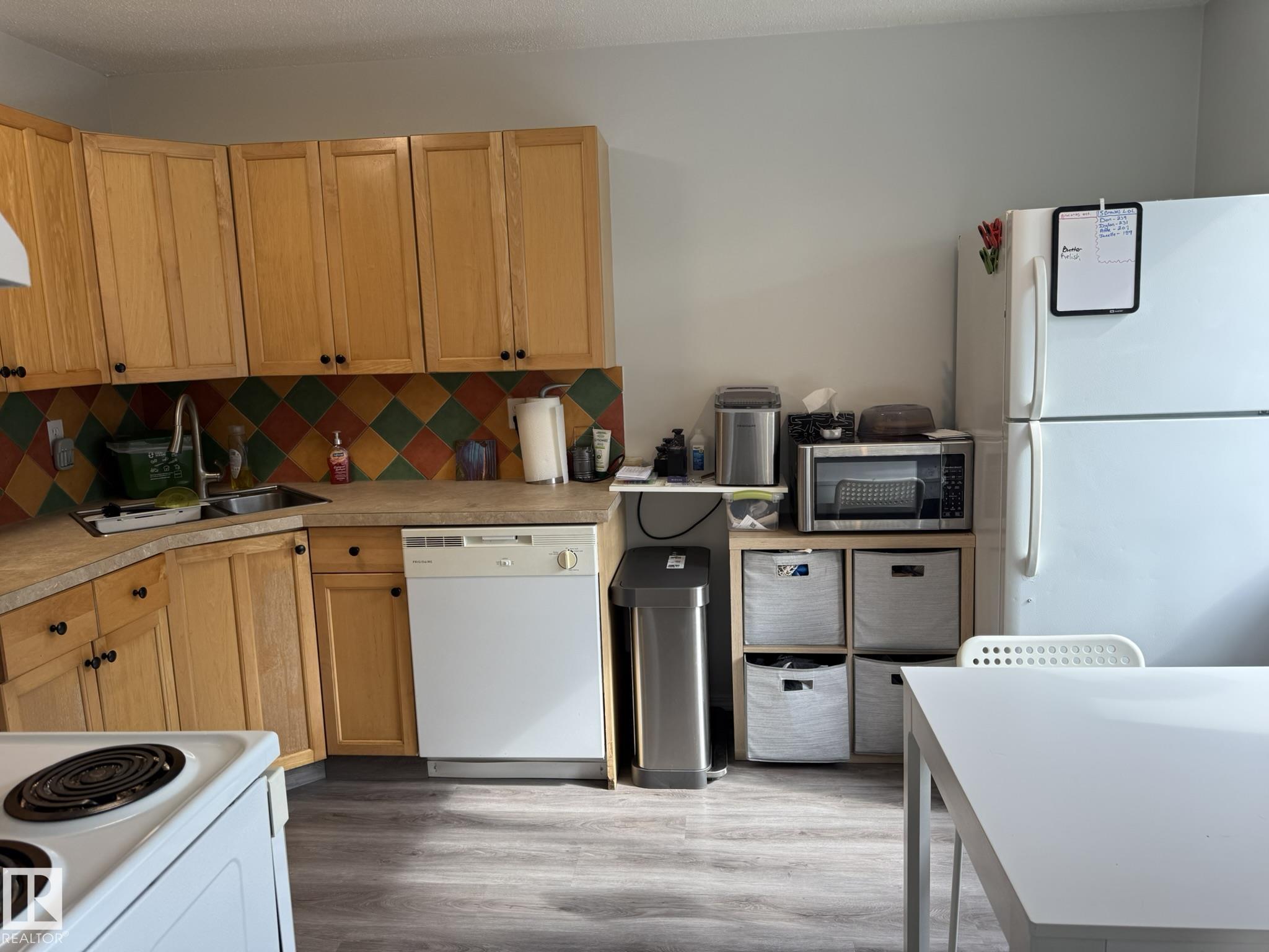 Photo 8 at 166 Roseland Village NW, Northmount, Edmonton