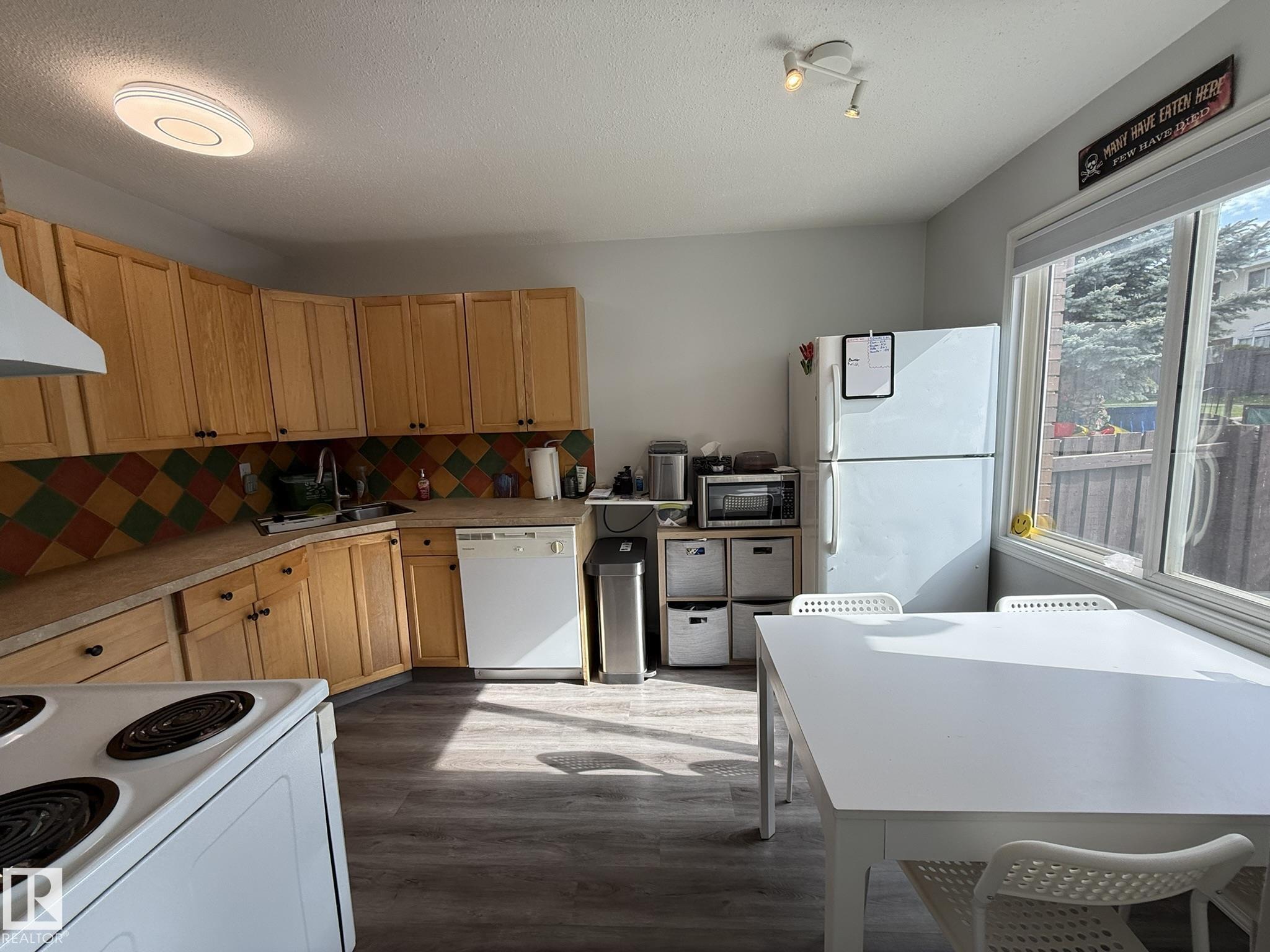 Photo 9 at 166 Roseland Village NW, Northmount, Edmonton