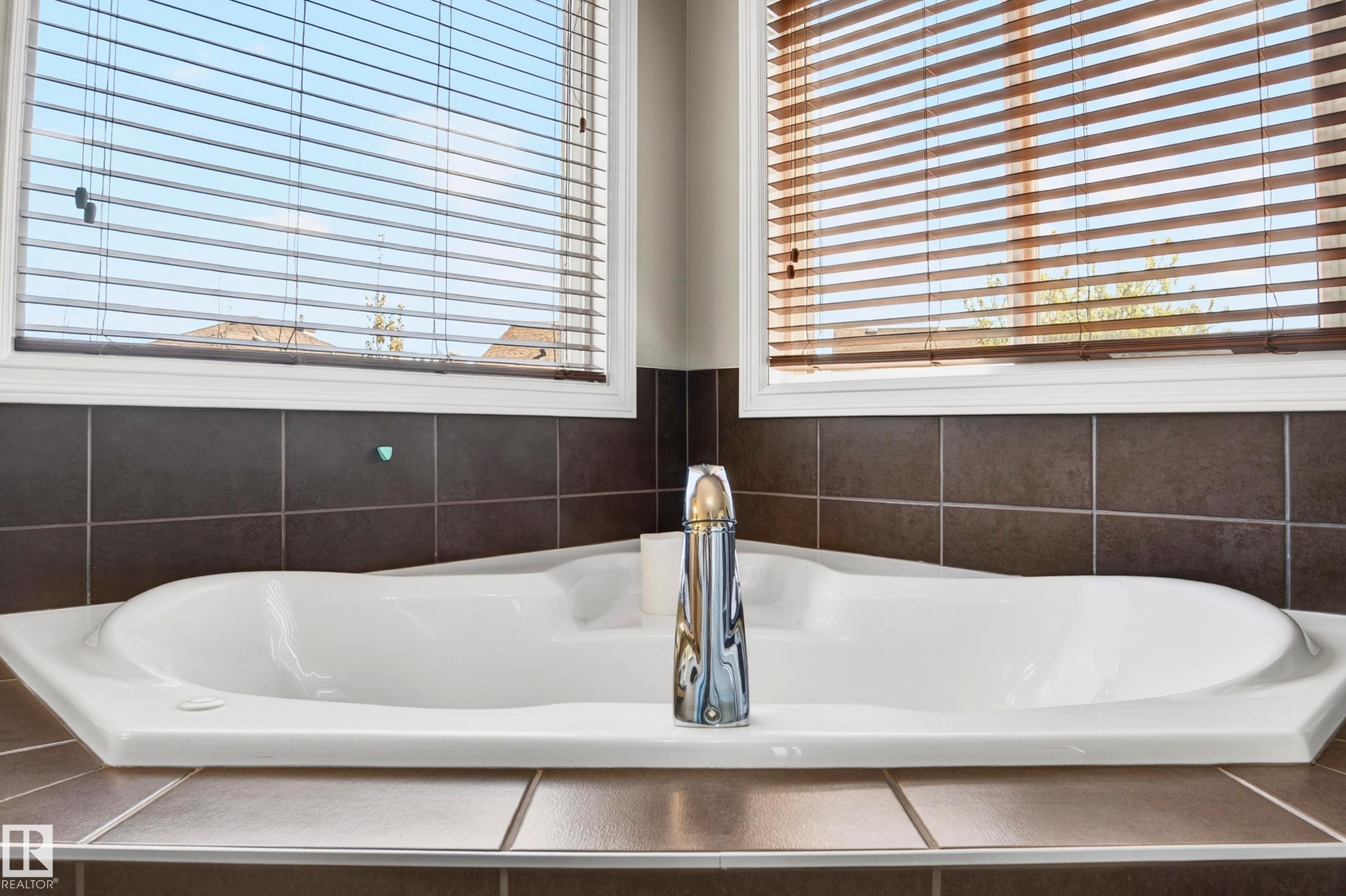 Photo 38 at 9 Snowbird Crescent, Suntree, Leduc