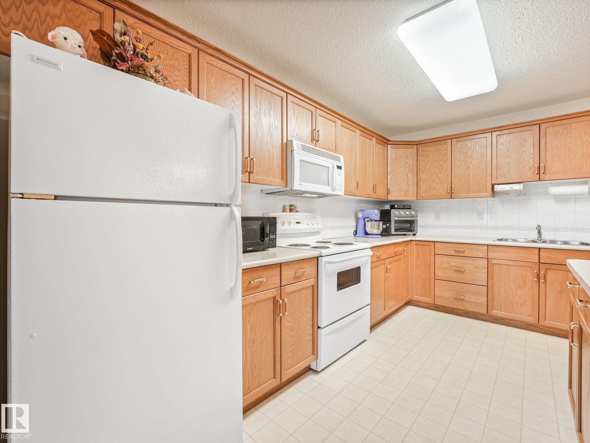 Photo 8 at 407 - 8942 156 Street NW, Meadowlark Park, Edmonton