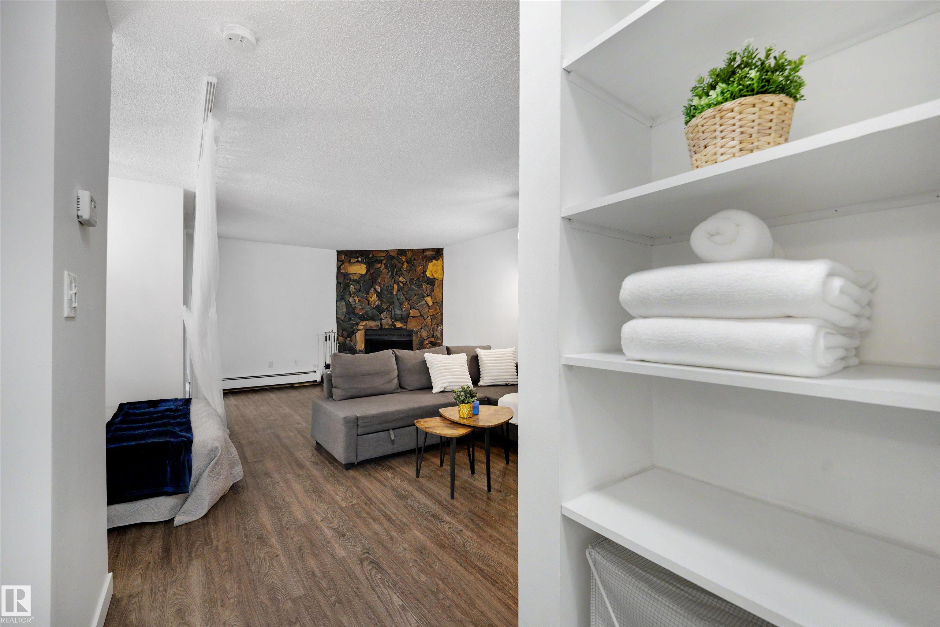 Photo 12 at 103 - 10138 116 Street NW, Wîhkwêntôwin, Edmonton