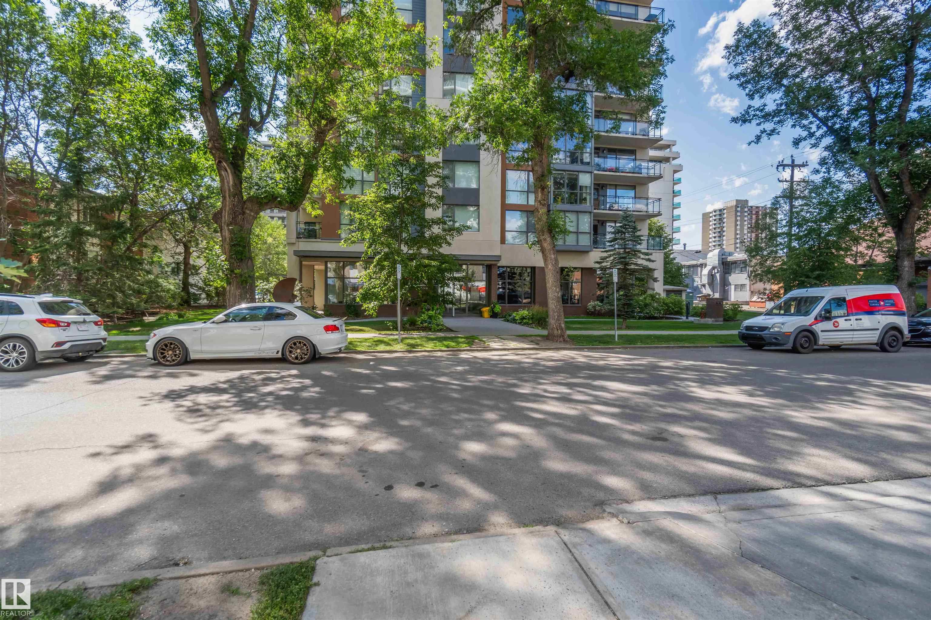 802 - 10046 117 Street NW, Wîhkwêntôwin, Edmonton