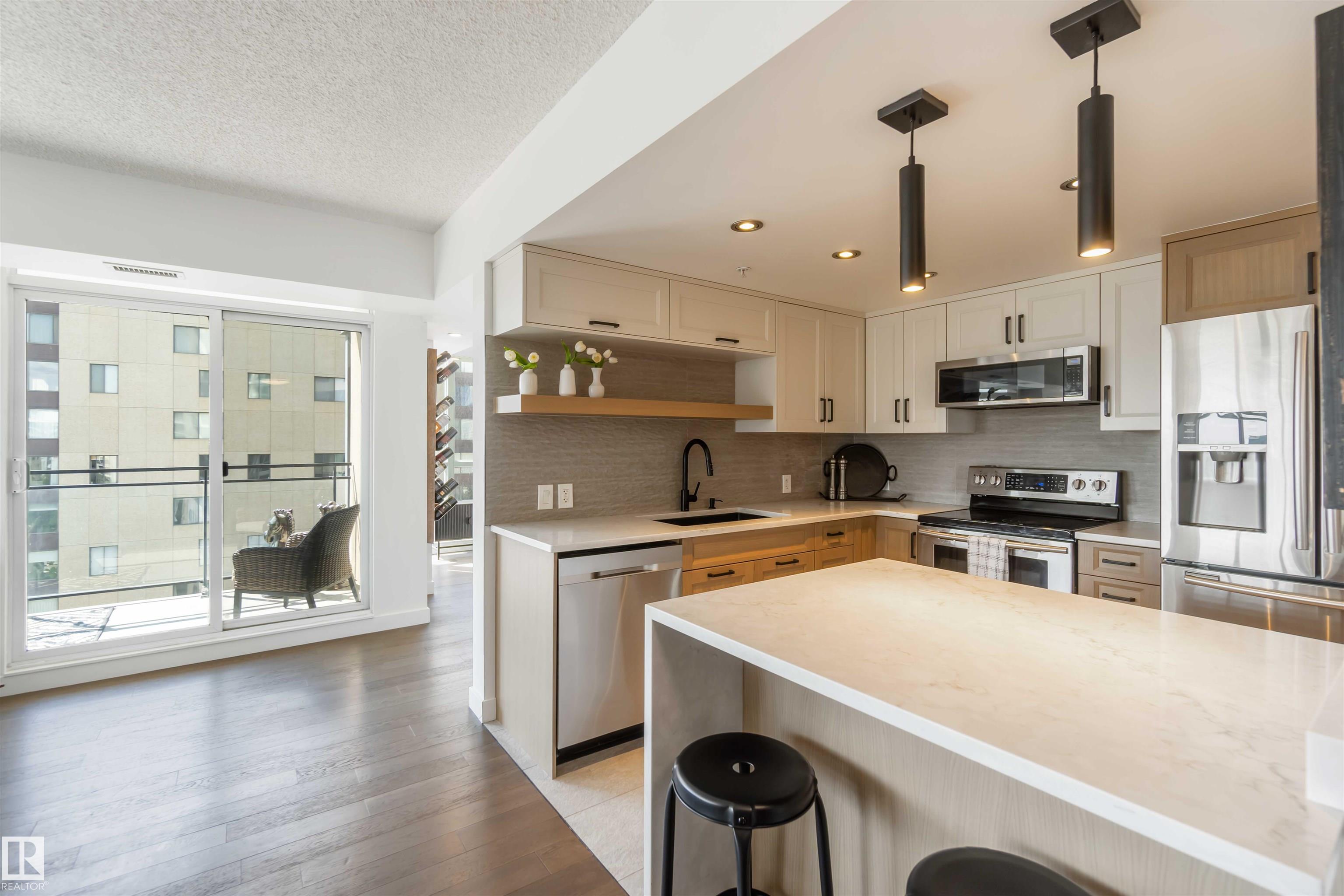 Photo 15 at 802 - 10046 117 Street NW, Wîhkwêntôwin, Edmonton