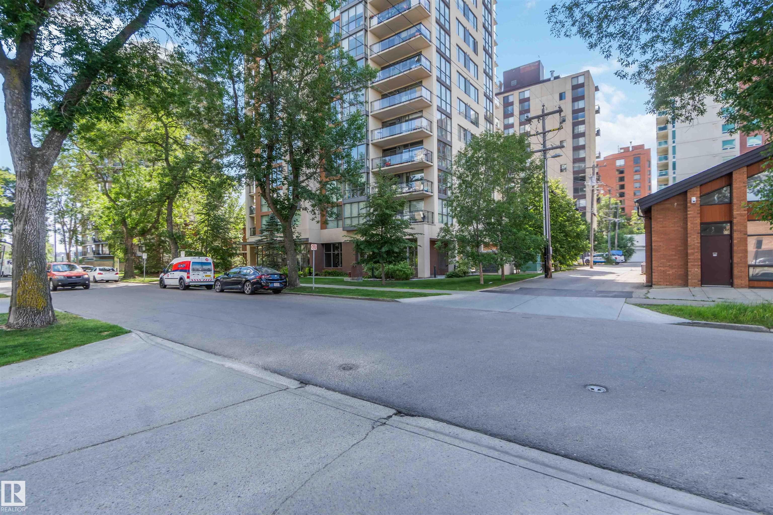 Photo 6 at 802 - 10046 117 Street NW, Wîhkwêntôwin, Edmonton
